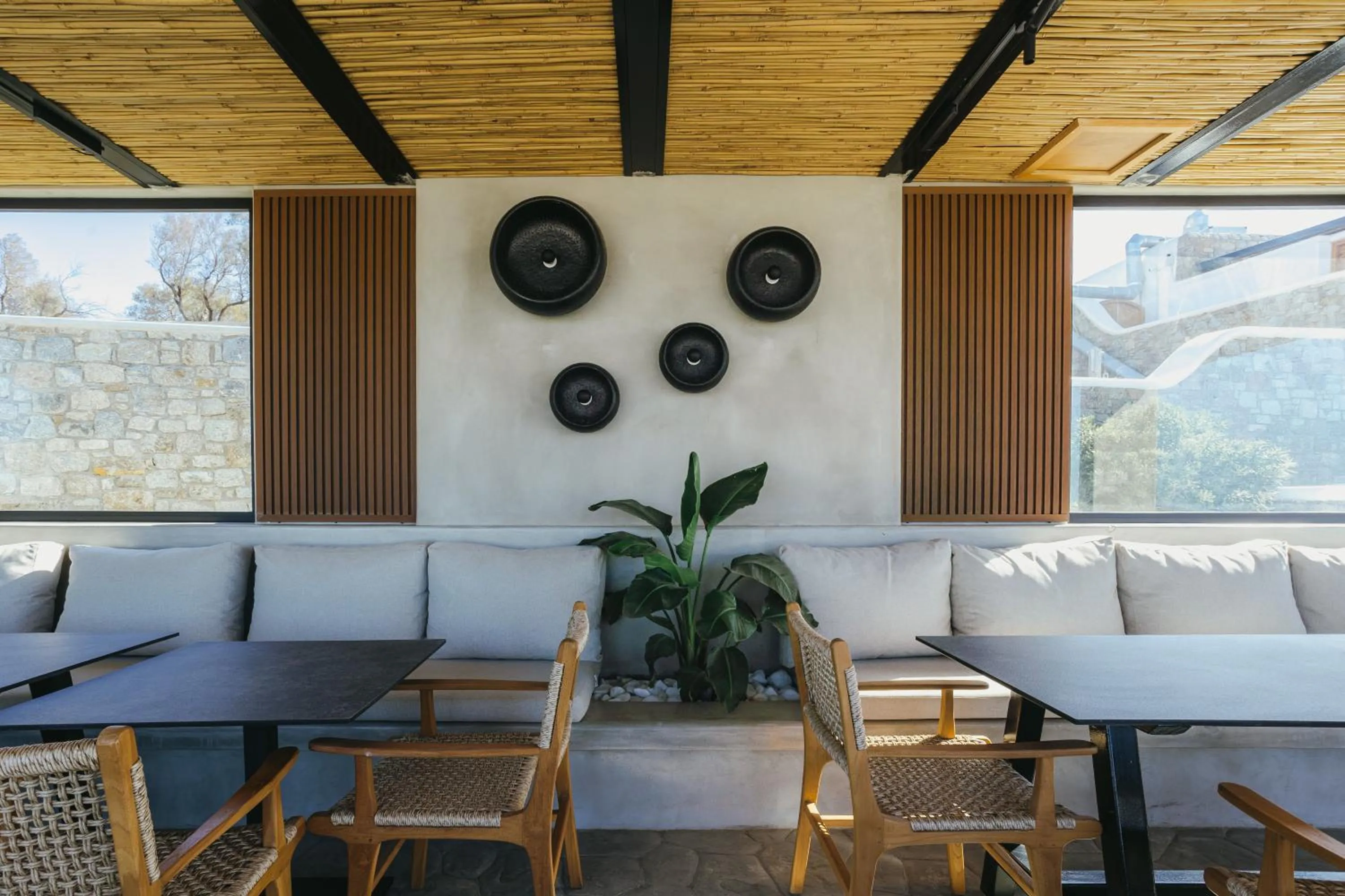 Restaurant/places to eat in Evi Suites & Villas