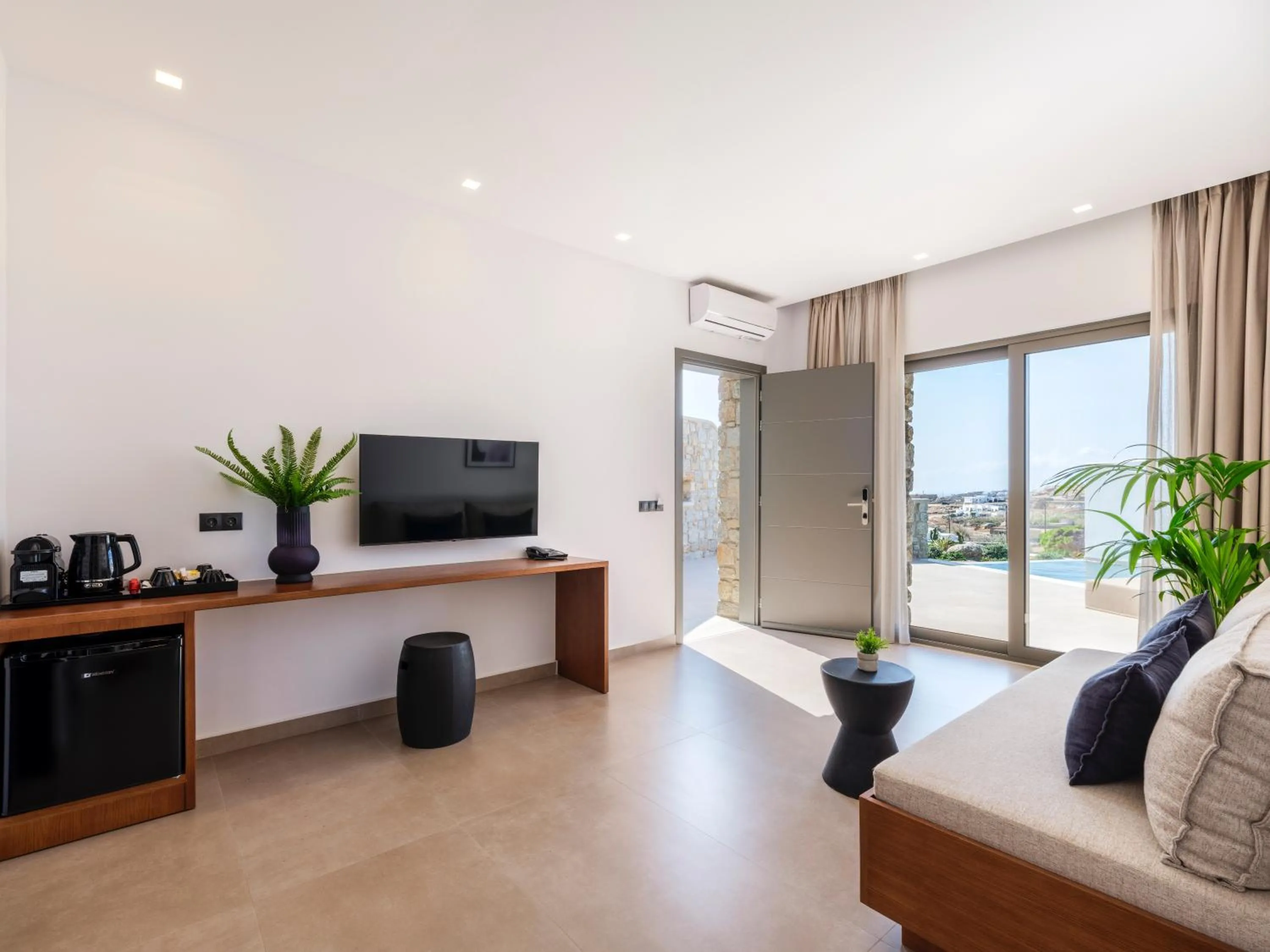 TV and multimedia in Evi Suites & Villas