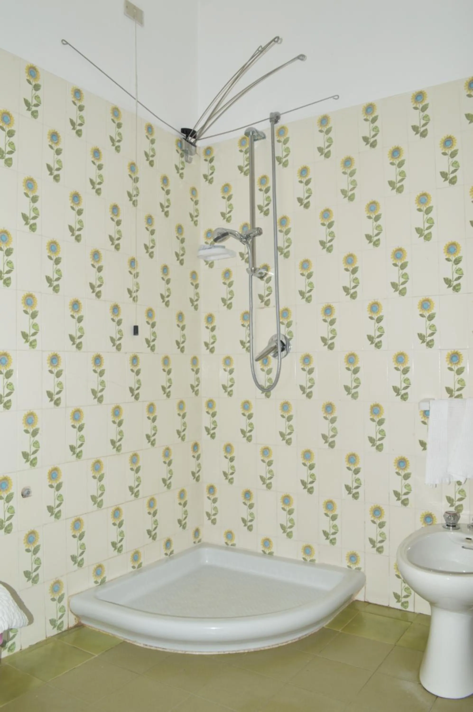 Shower in Hotel Polito