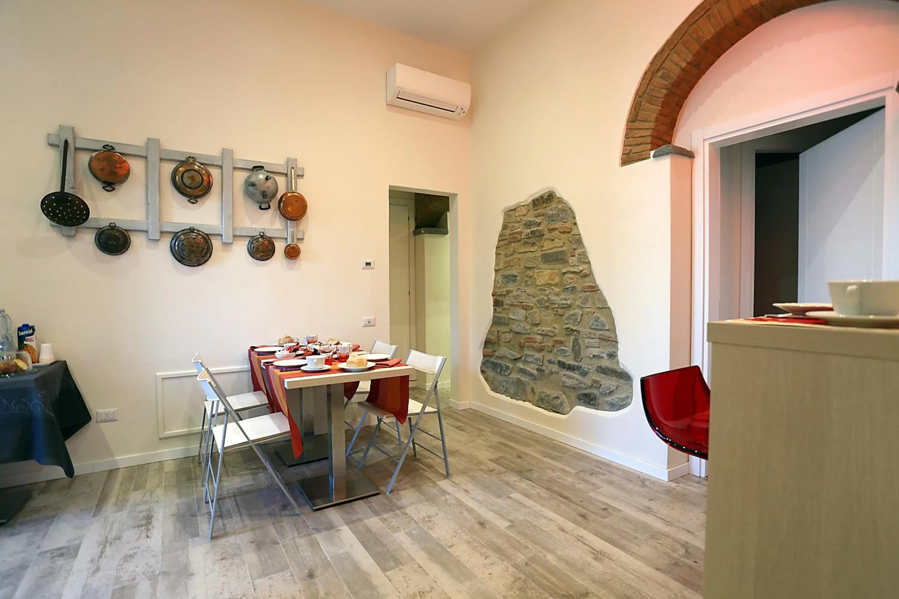 Communal lounge/ TV room in BandBFirenze 8 Cittadella 8