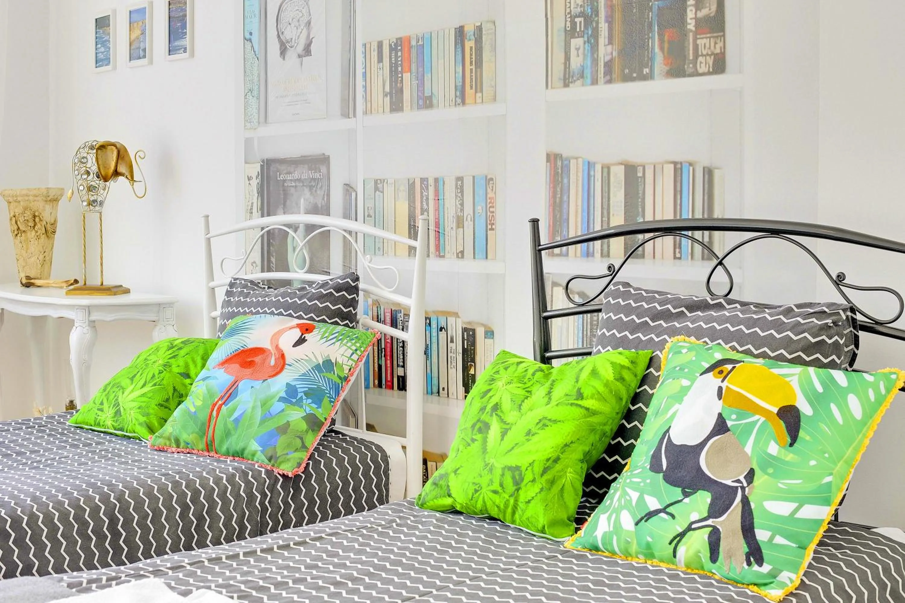 Bed in Kamienica Gdynia hotelowe komfortowe łóżka, plaża Orłowo molo