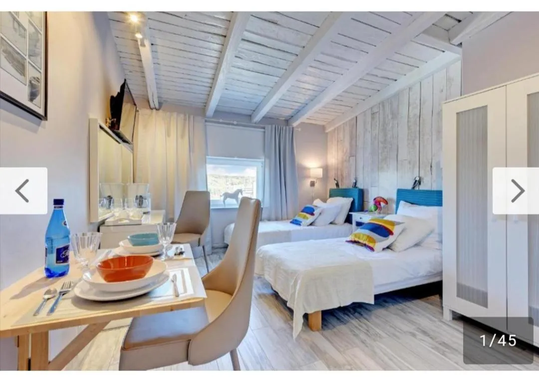 Bed in Kamienica Gdynia hotelowe komfortowe łóżka, plaża Orłowo molo