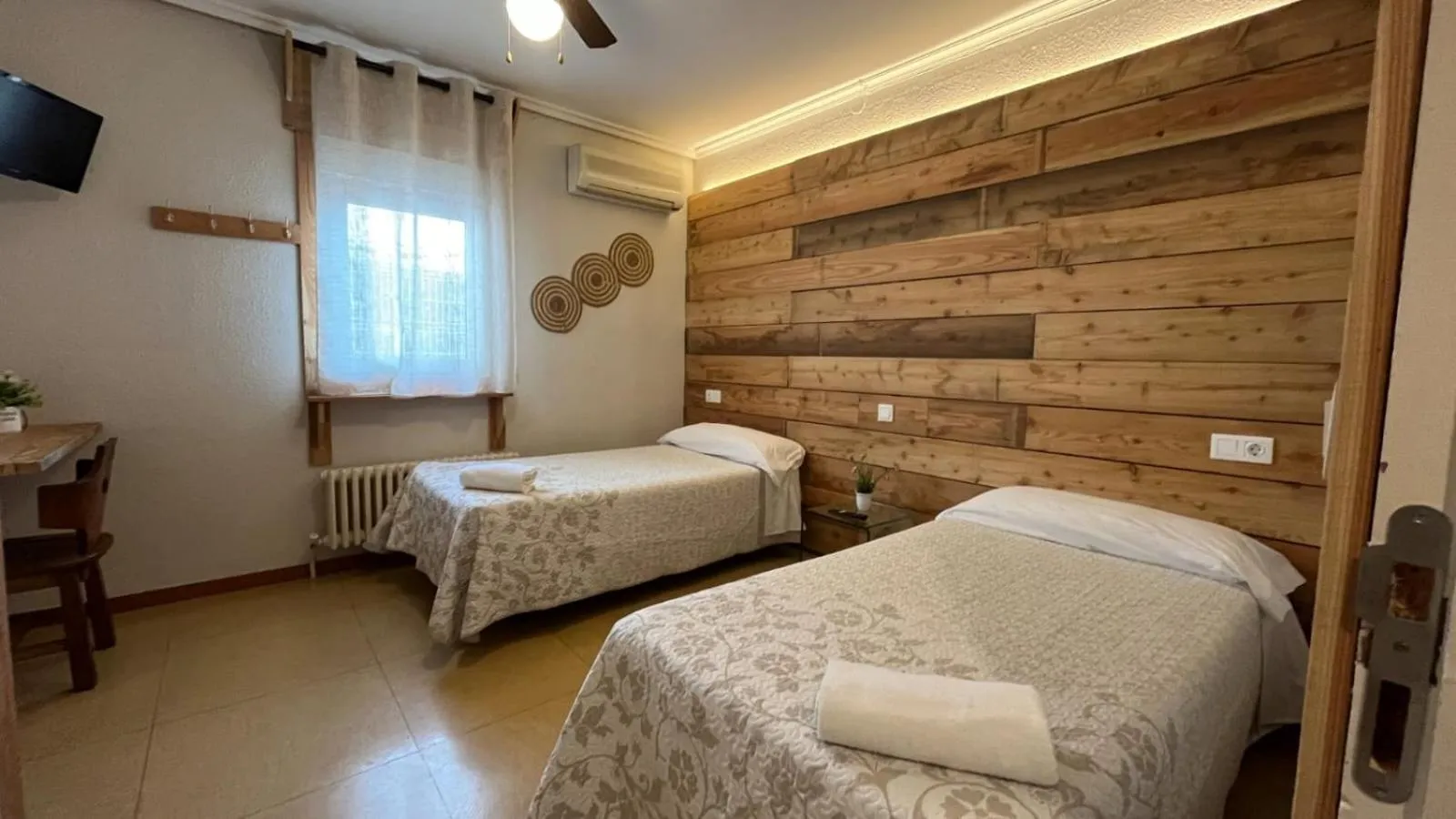 Bedroom, Bed in Hostal Ochoa