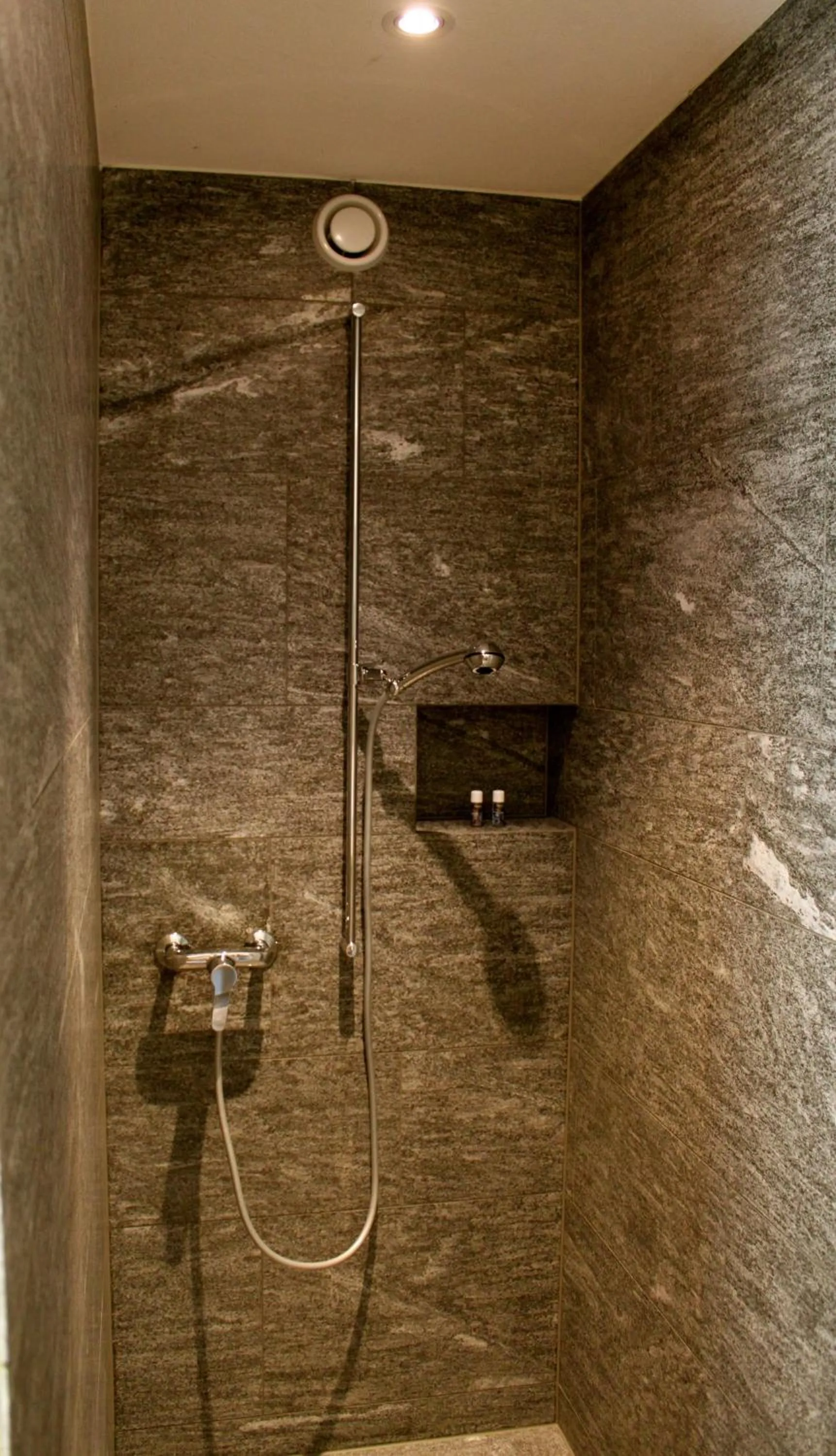 Bathroom in Pension Laresch