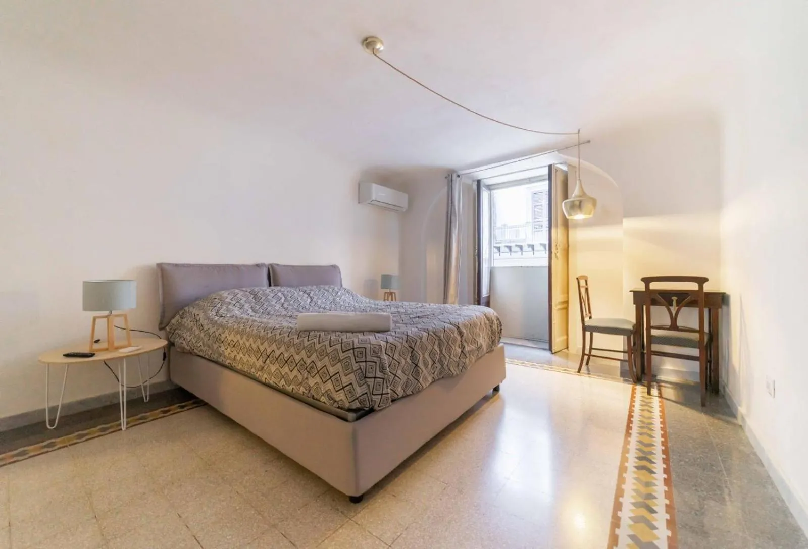 Bed in MojoCoHouse