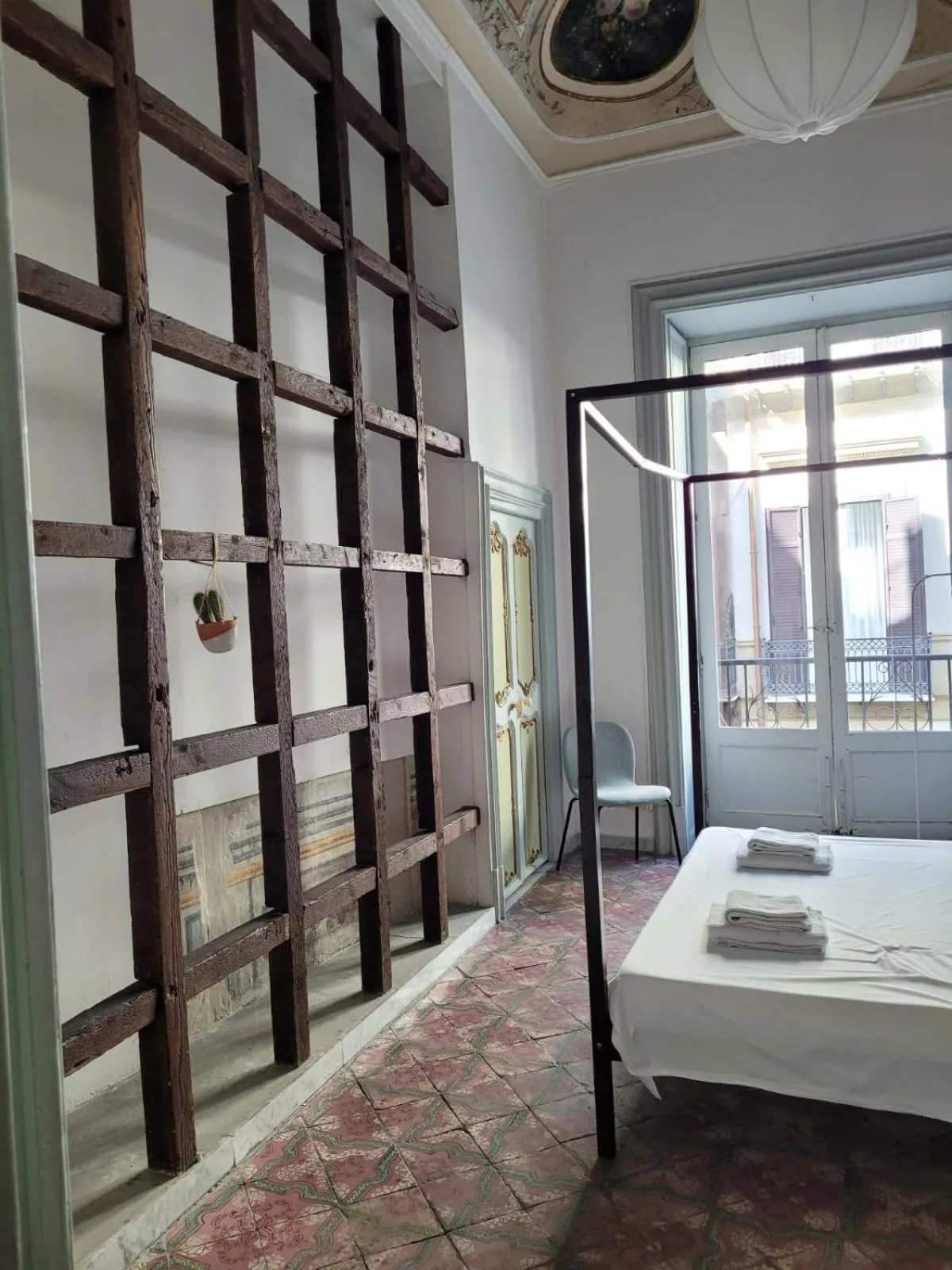 Photo of the whole room, Bed in MojoCoHouse