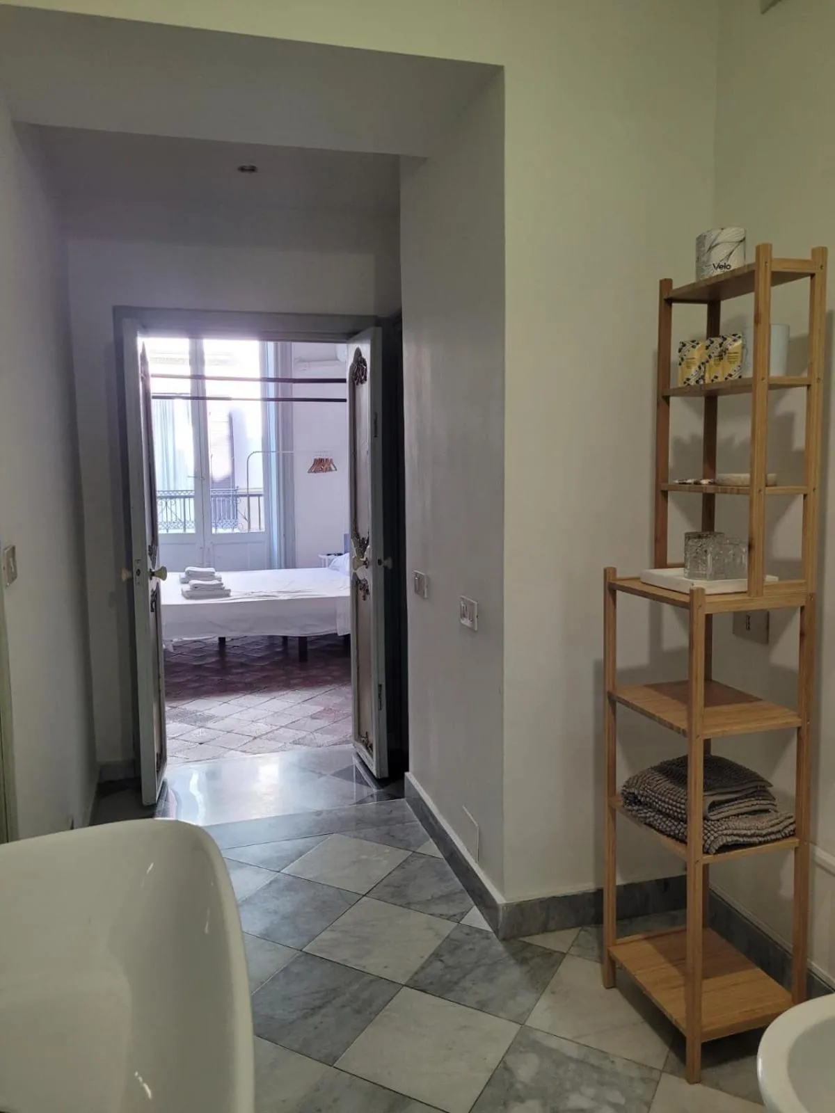 Bathroom, Bed in MojoCoHouse