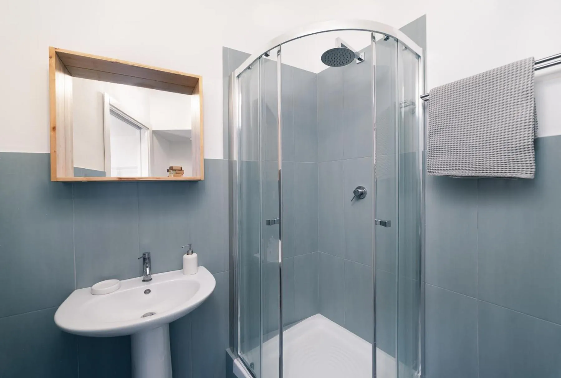 Bathroom in MojoCoHouse