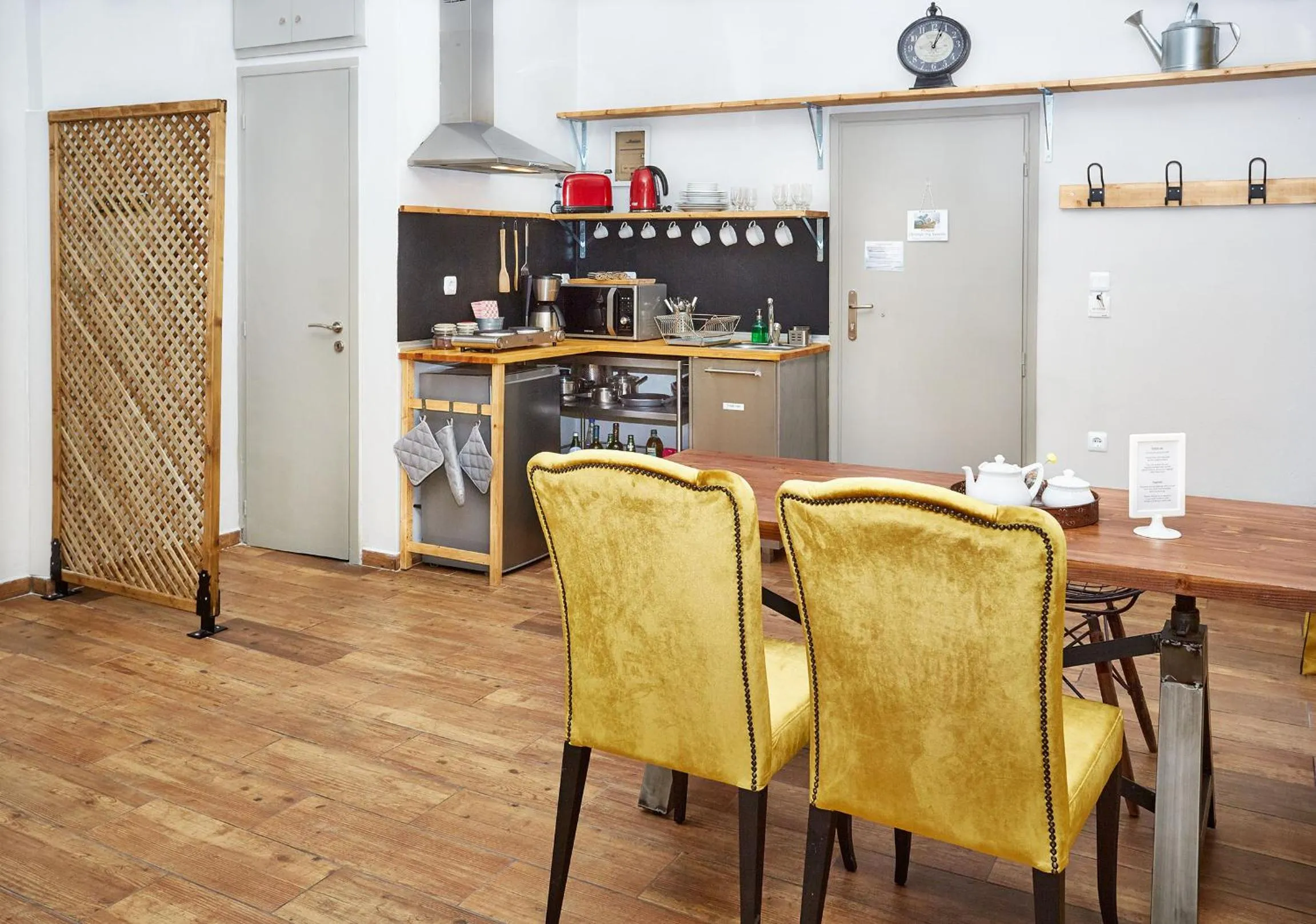 Kitchen or kitchenette in Aris Athens Suites