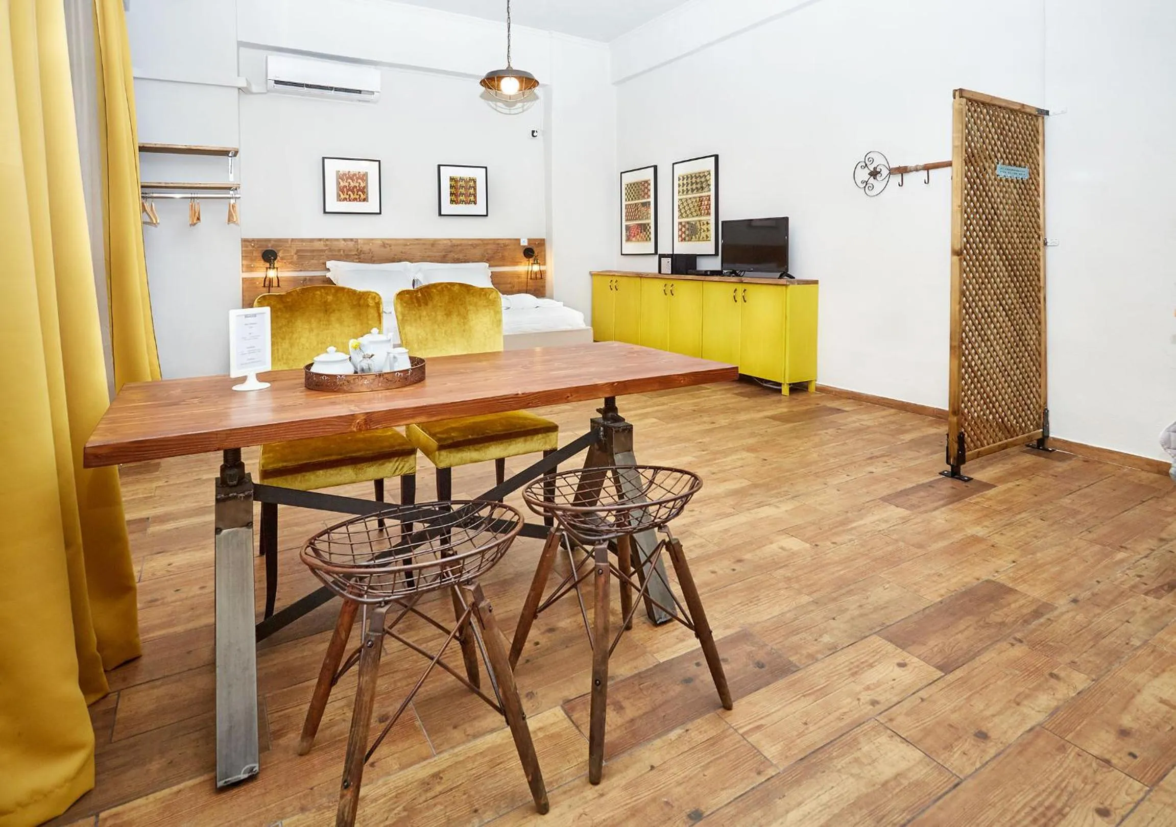 TV and multimedia in Aris Athens Suites