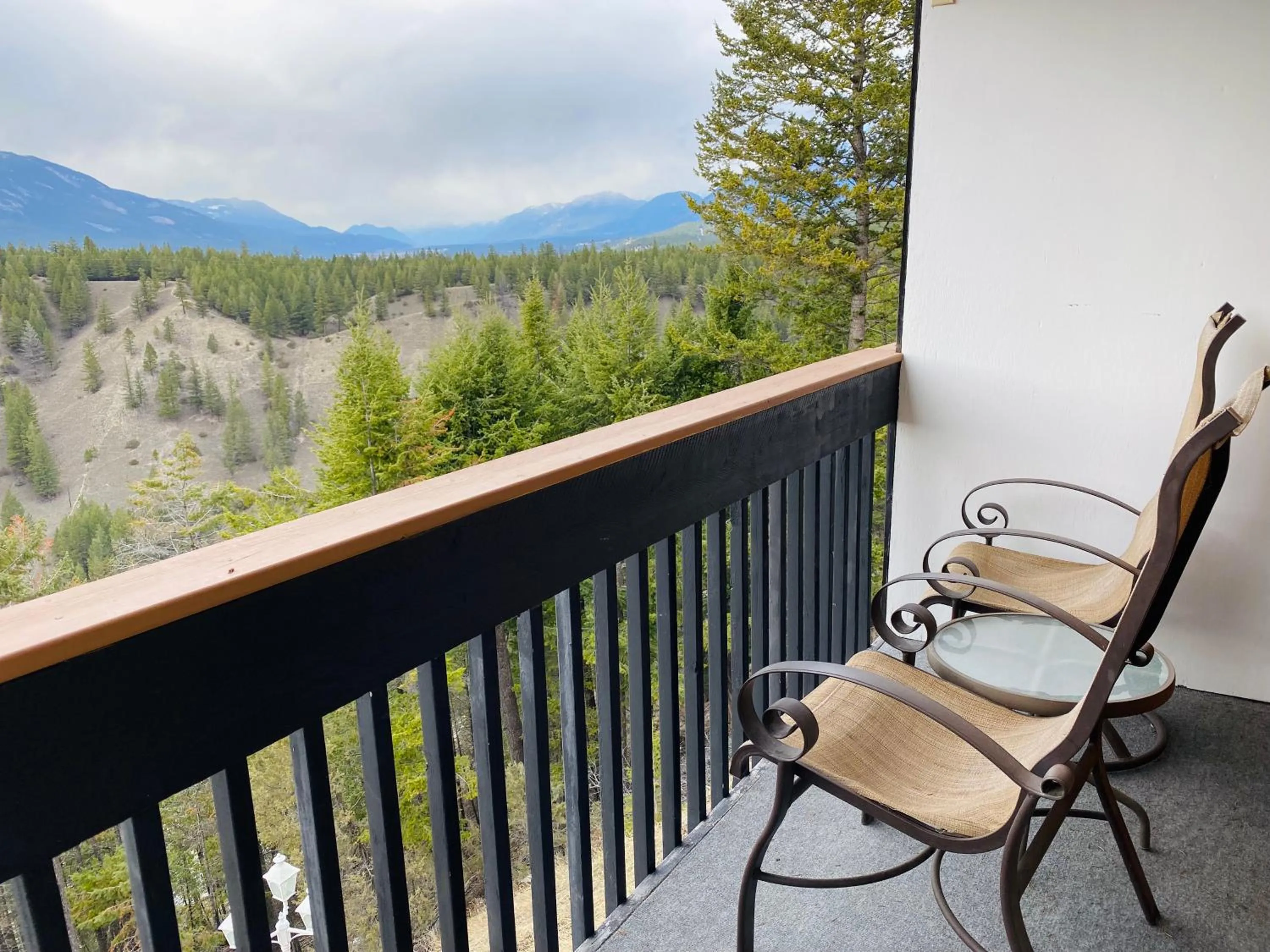 Rocky Mountain Springs Lodge