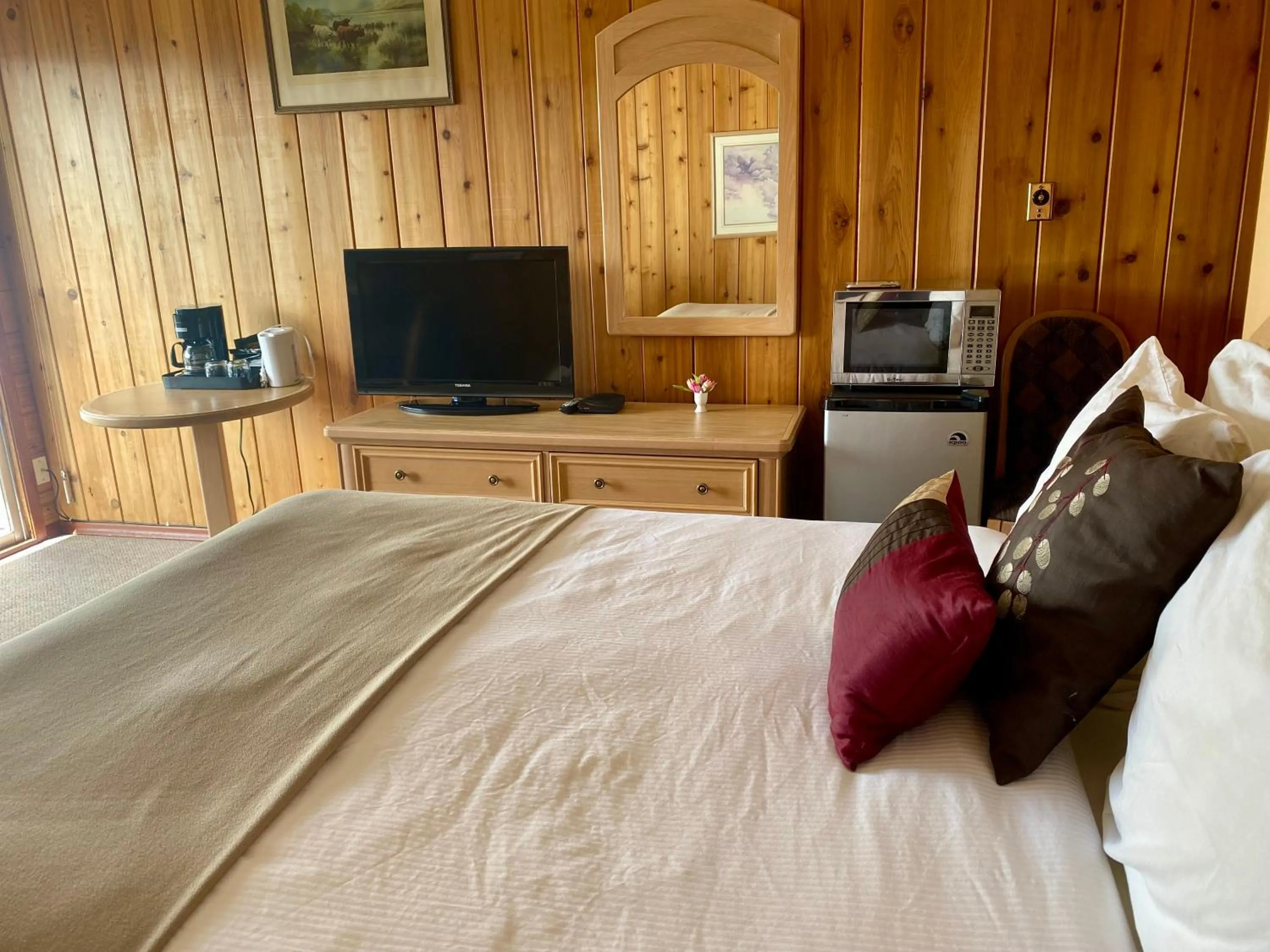 Bed in Rocky Mountain Springs Lodge