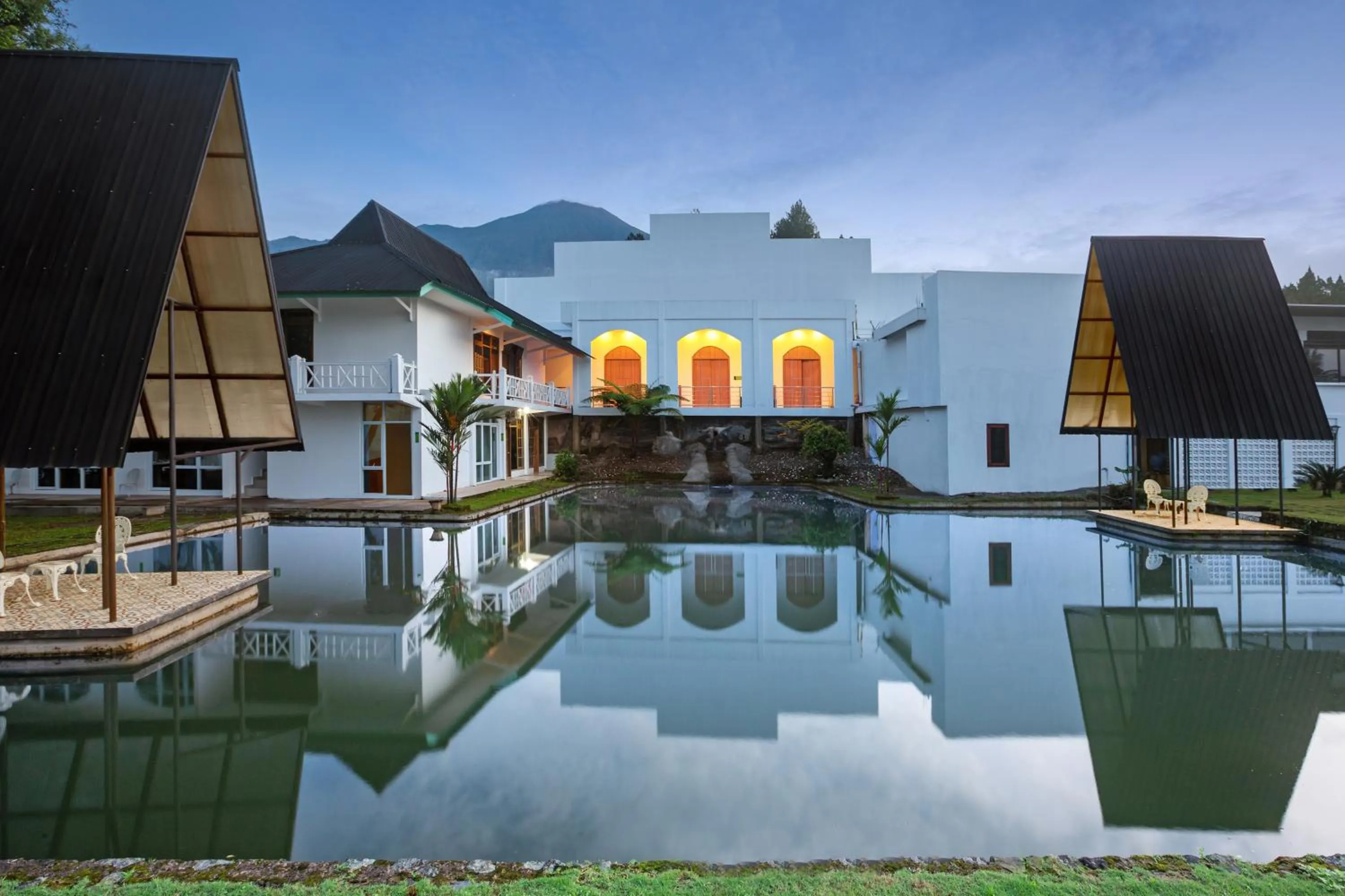 Facade/entrance in Casa de Lani Resort & Convention