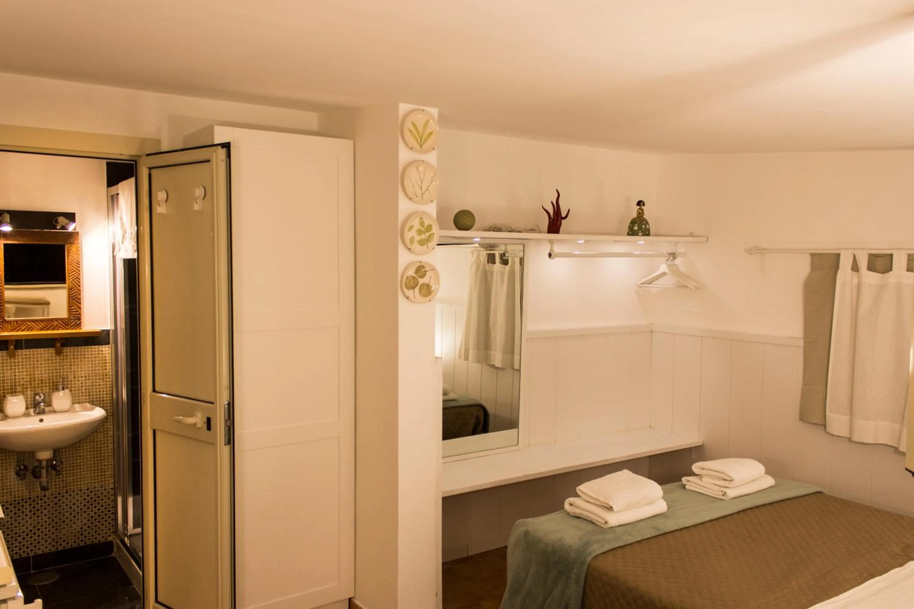 Bedroom, Bed in Sui Tetti di Napoli