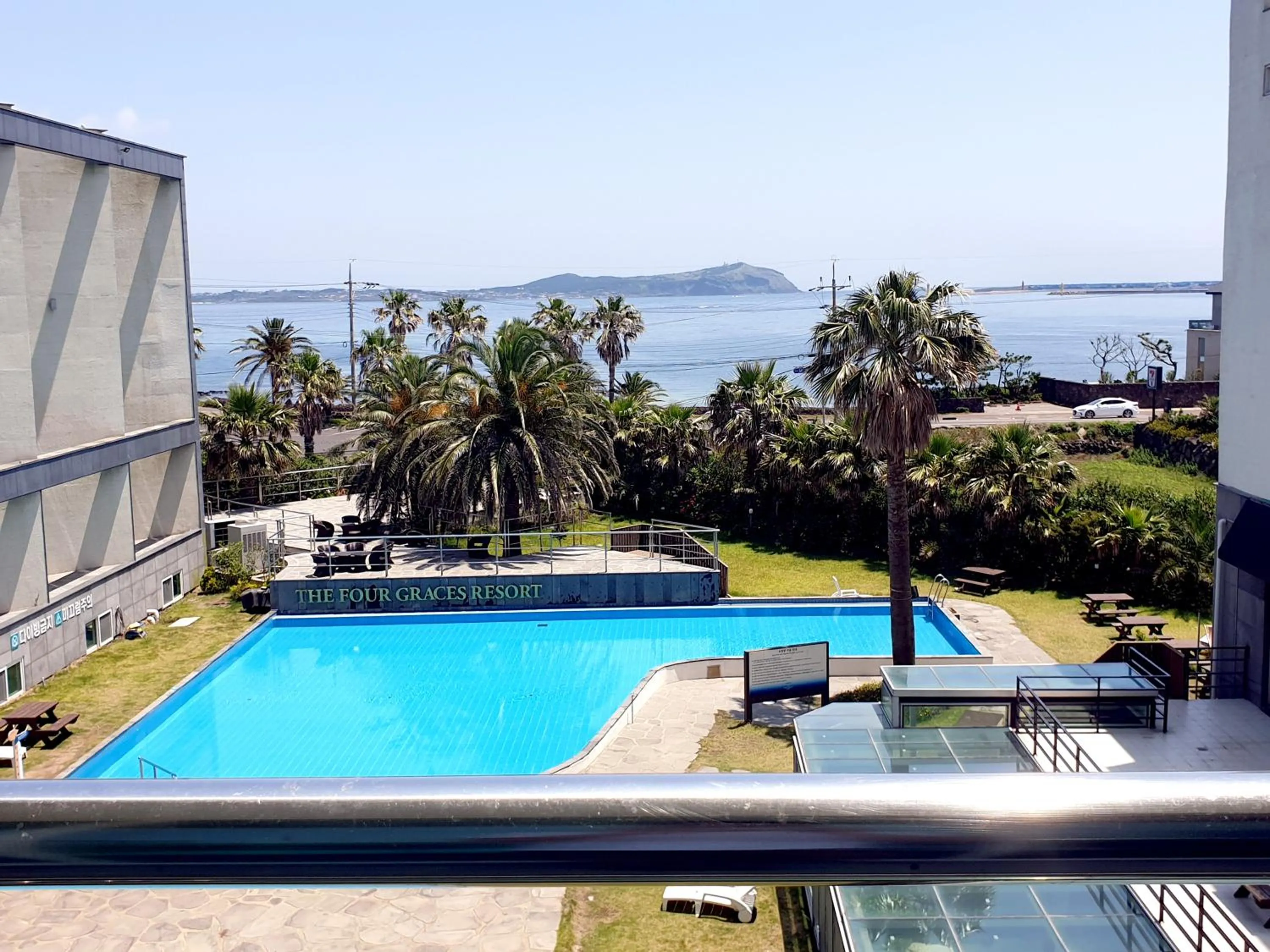 Balcony/Terrace in The Four Grace Resort