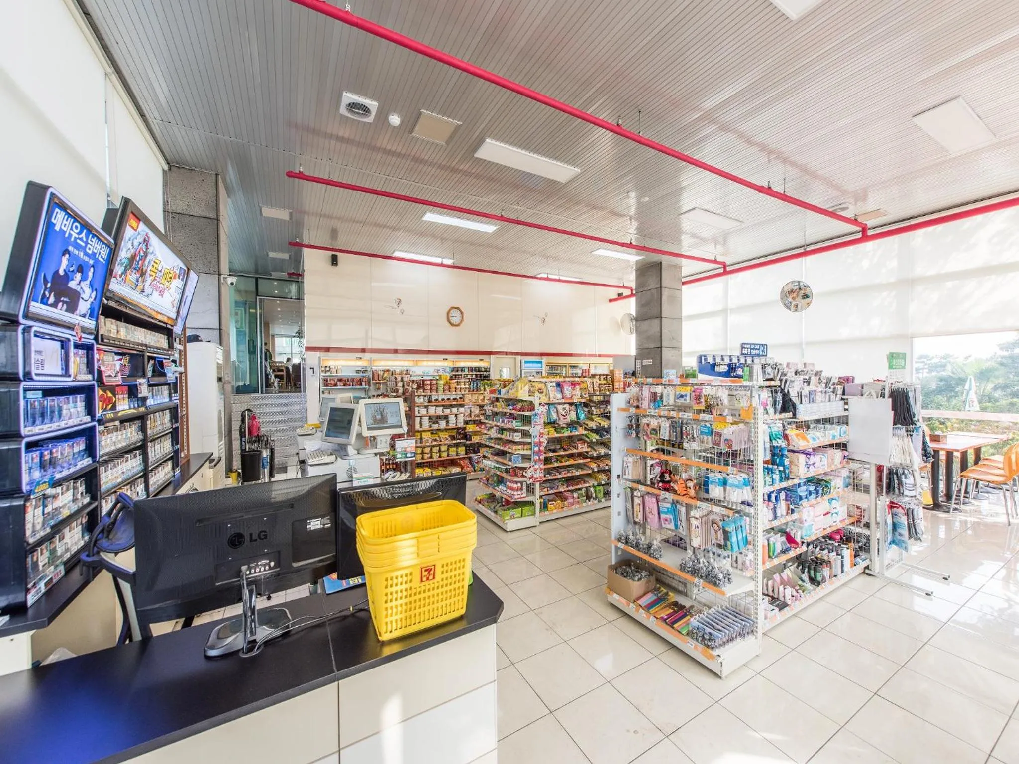 On-site shops in The Four Grace Resort