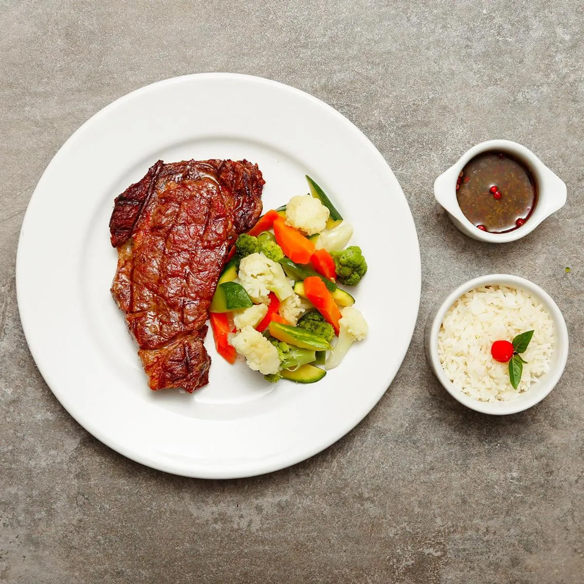 Restaurant/places to eat in Fratele Business Hotel