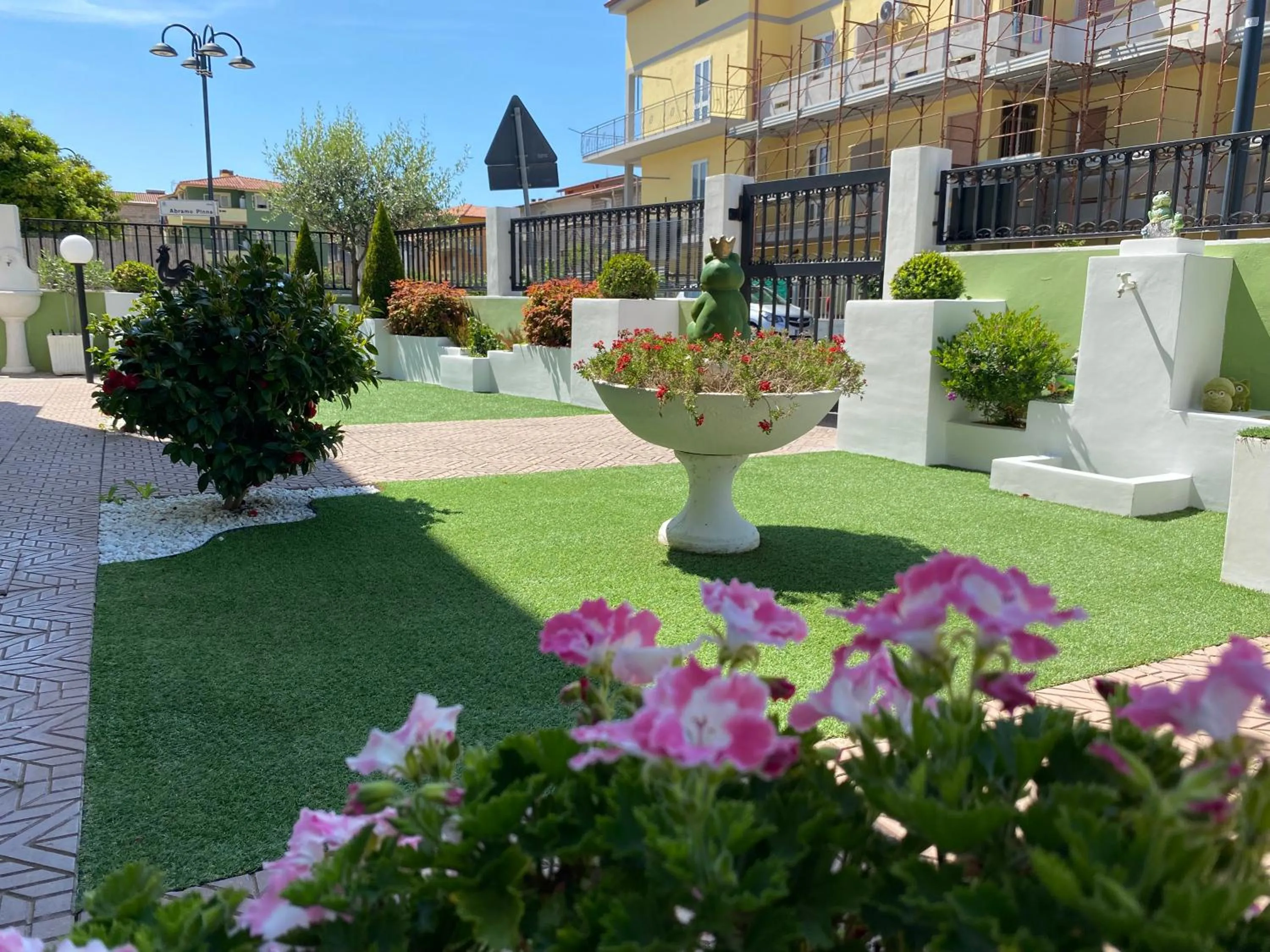 Garden in La Dea Hestia