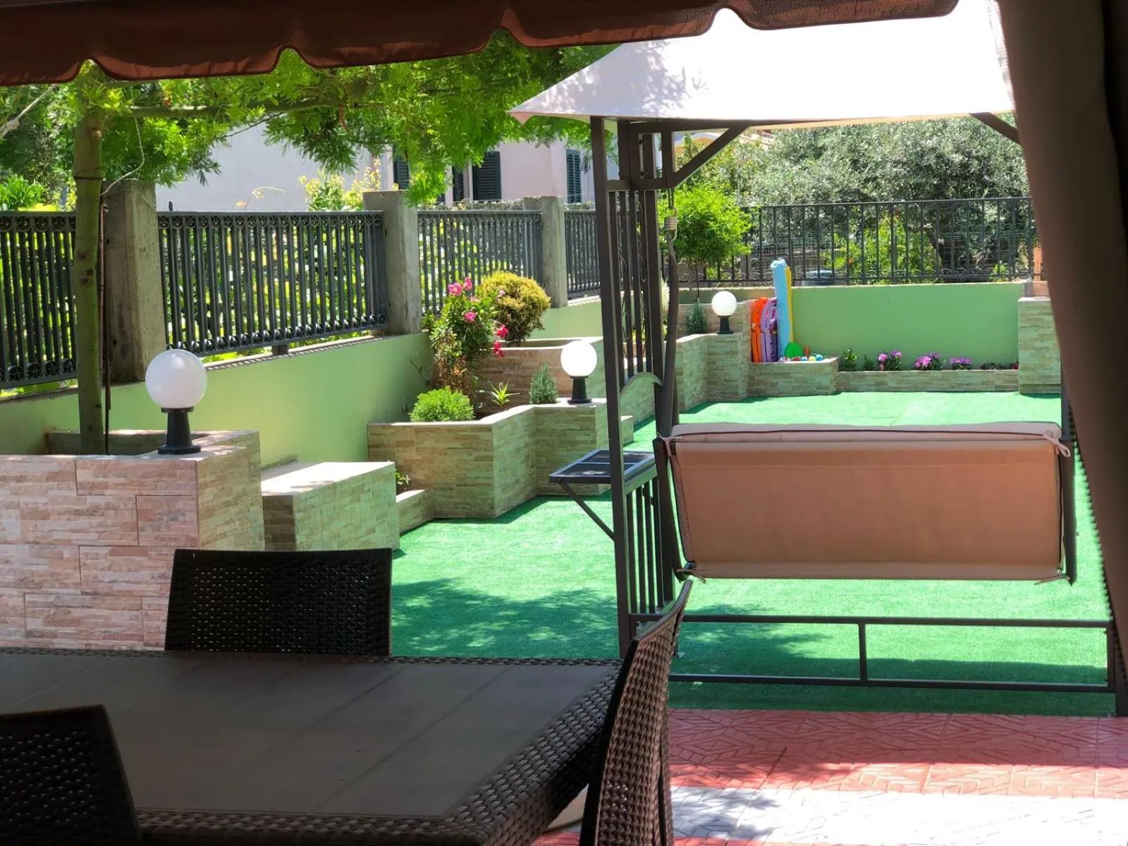 Garden in La Dea Hestia