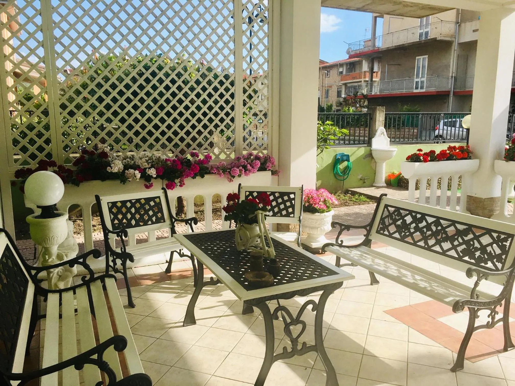 Facade/entrance in La Dea Hestia