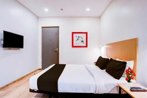 Hotel O Bangalore Trinity Metro Station