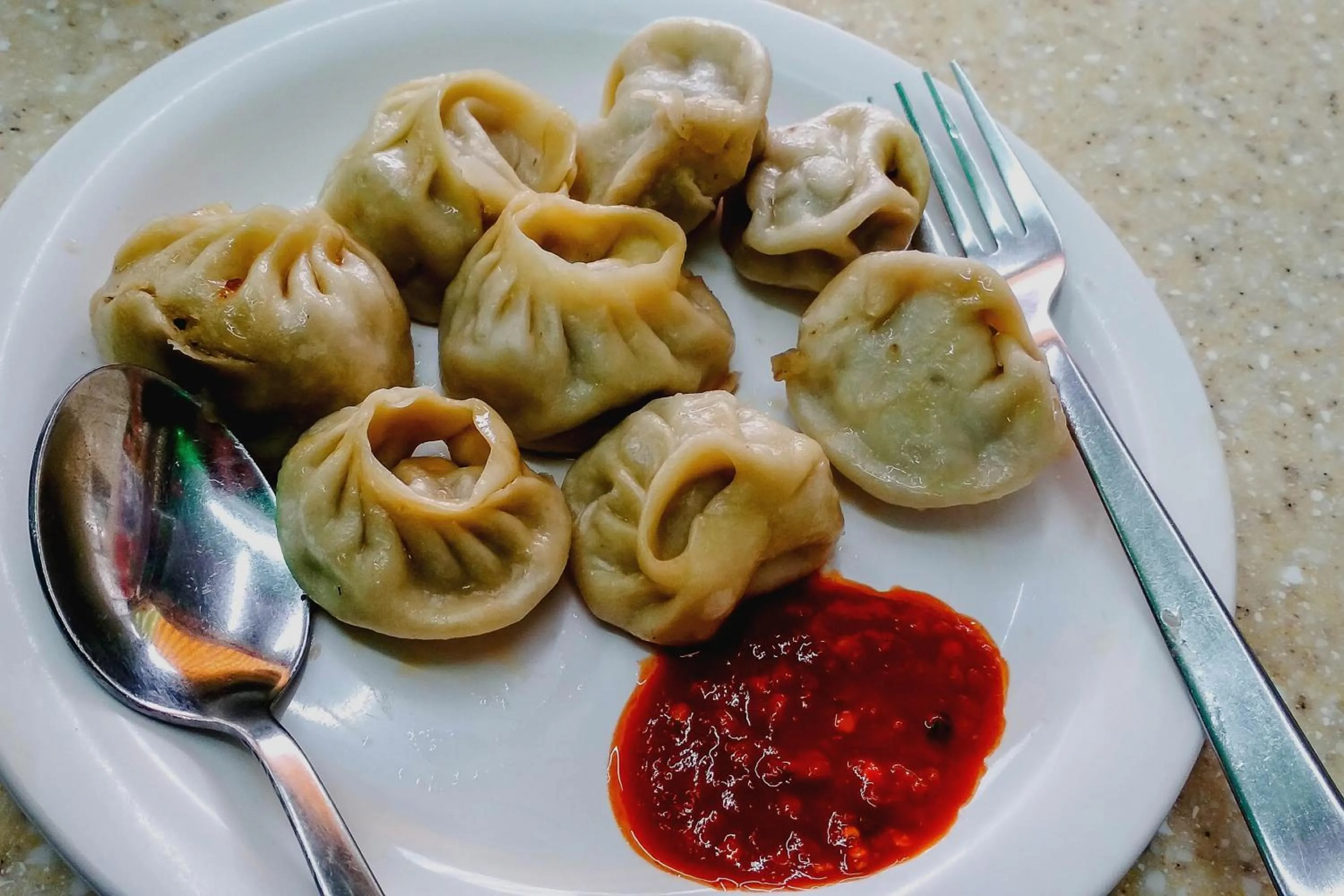 Restaurant/places to eat in Hotel O Guwahati Central Mall