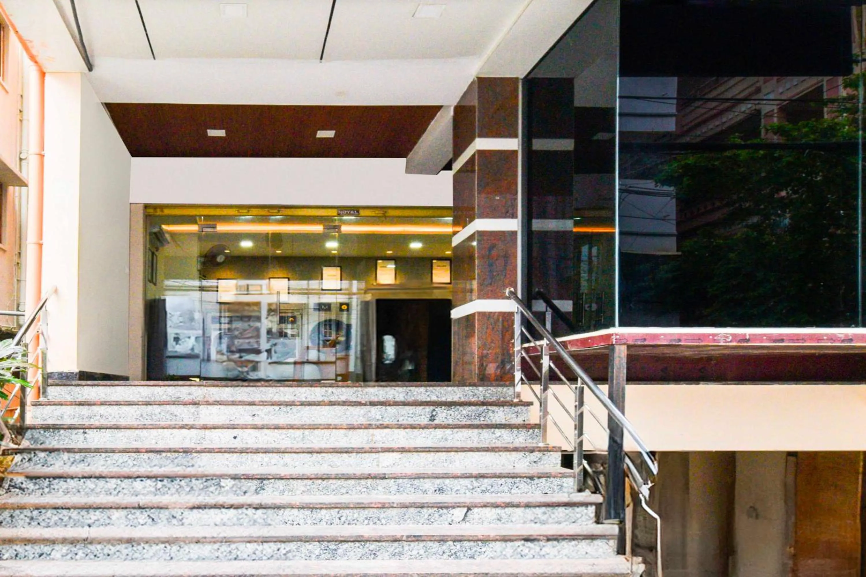 Lobby or reception in Hotel O Durgam Cheruvu Metro Station