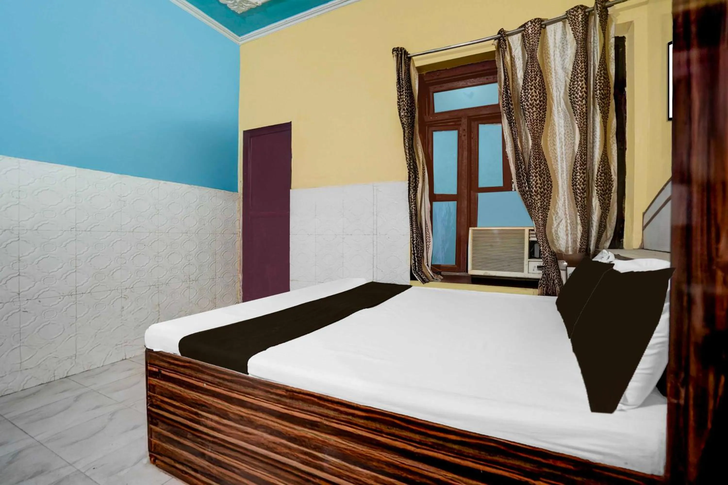 Bedroom, Bed in Collection O Behror