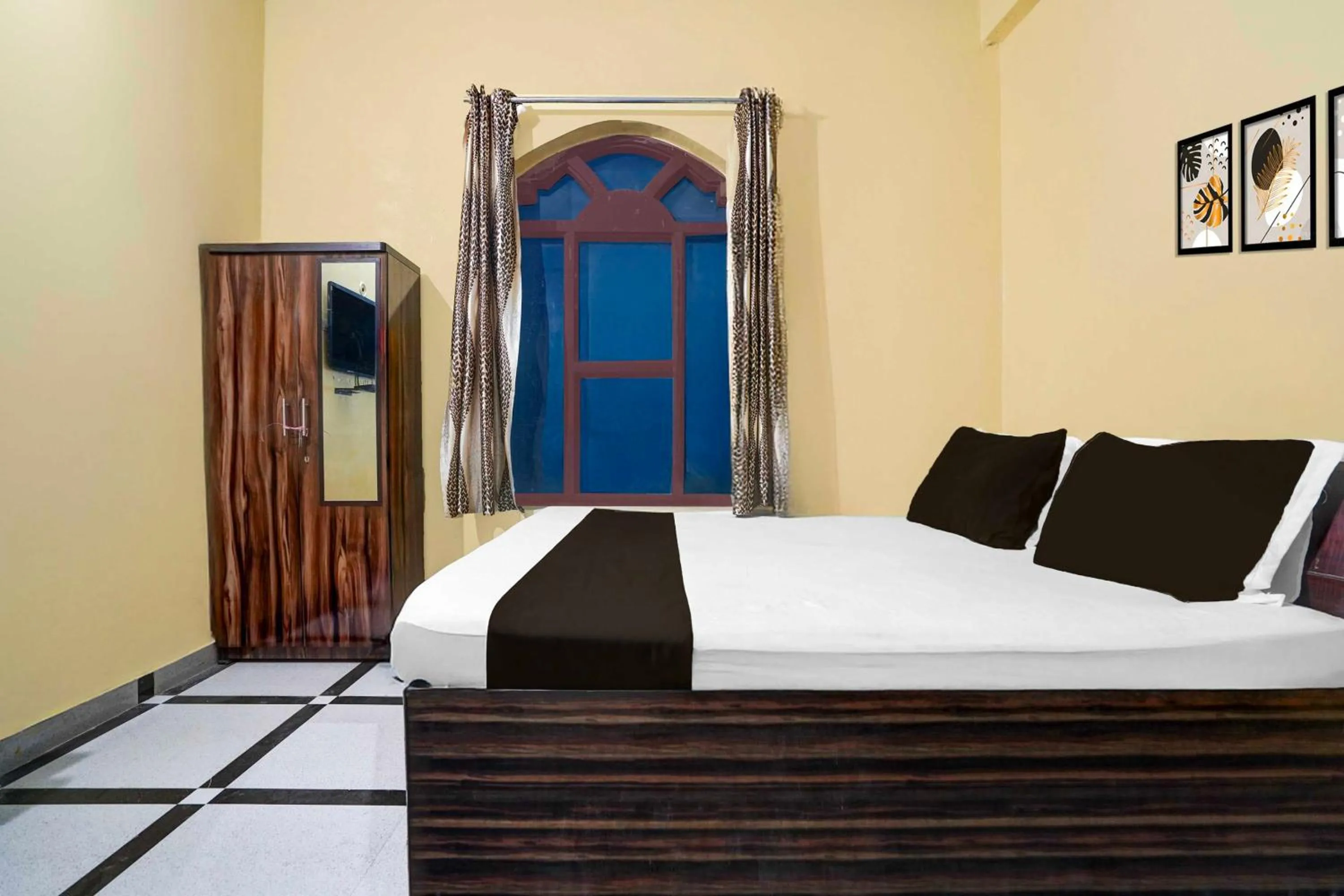 Bedroom, Bed in Collection O Behror