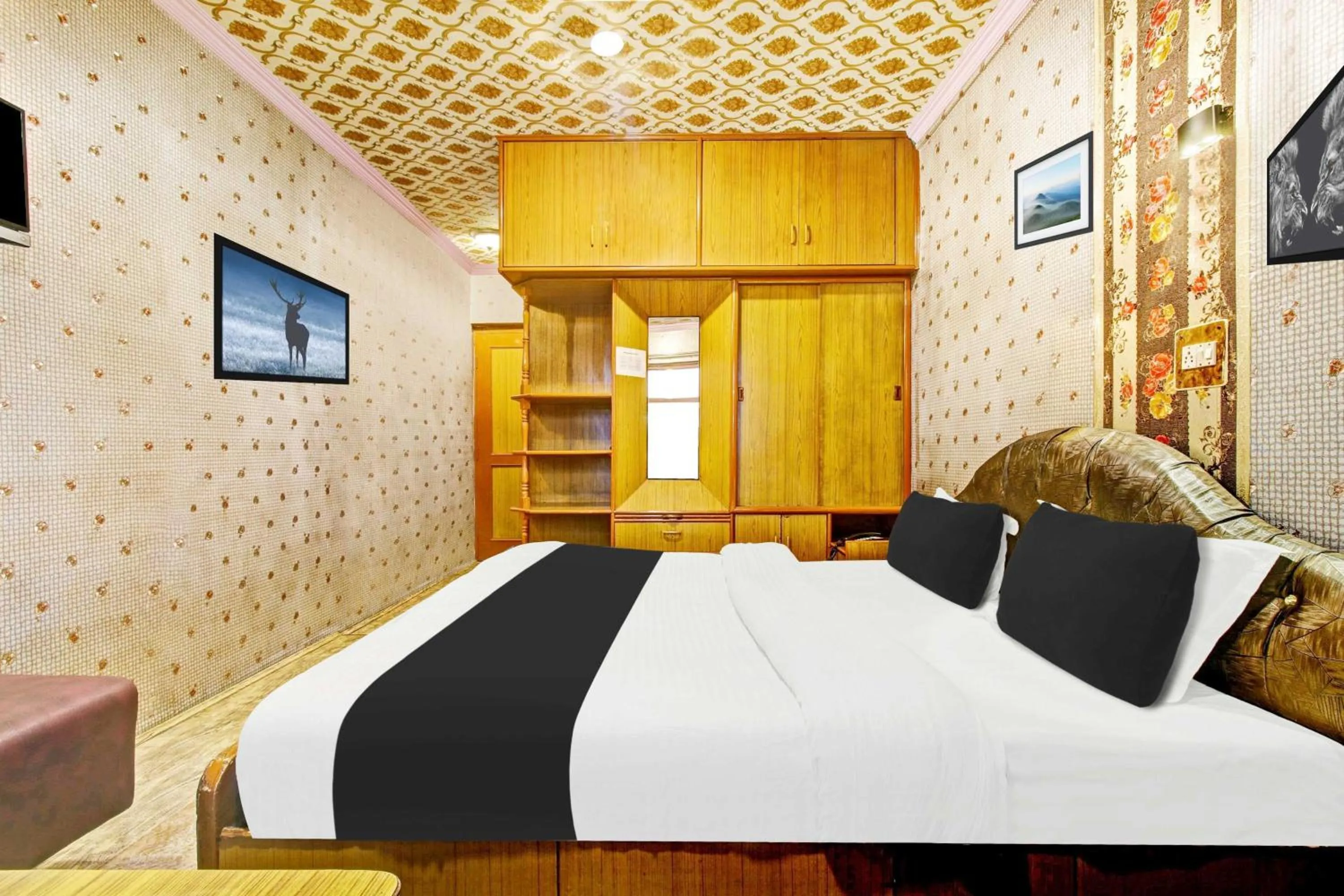 Bedroom, Bed in Collection O Residency Road Srinagar