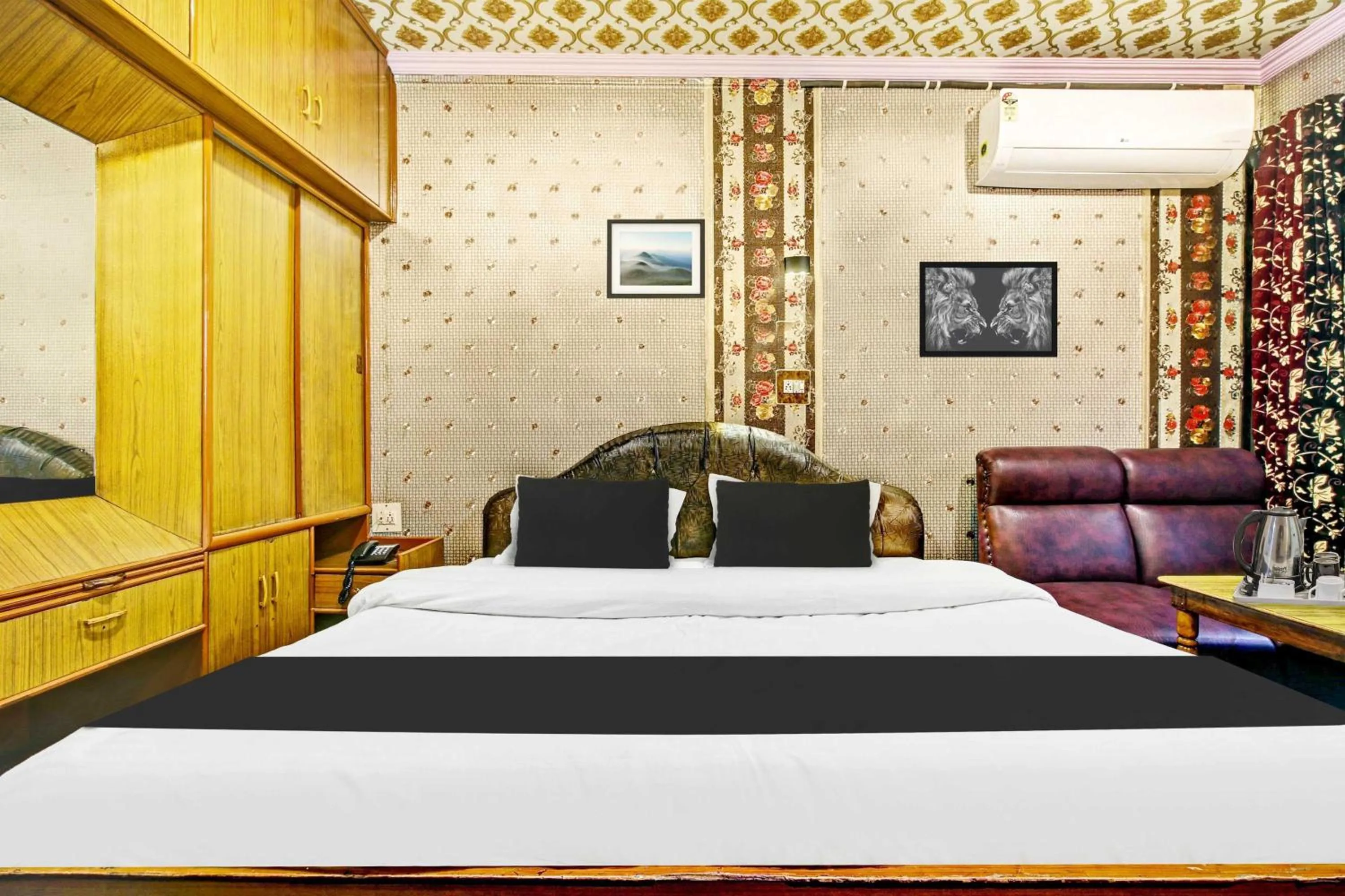 Bedroom, Bed in Collection O Residency Road Srinagar