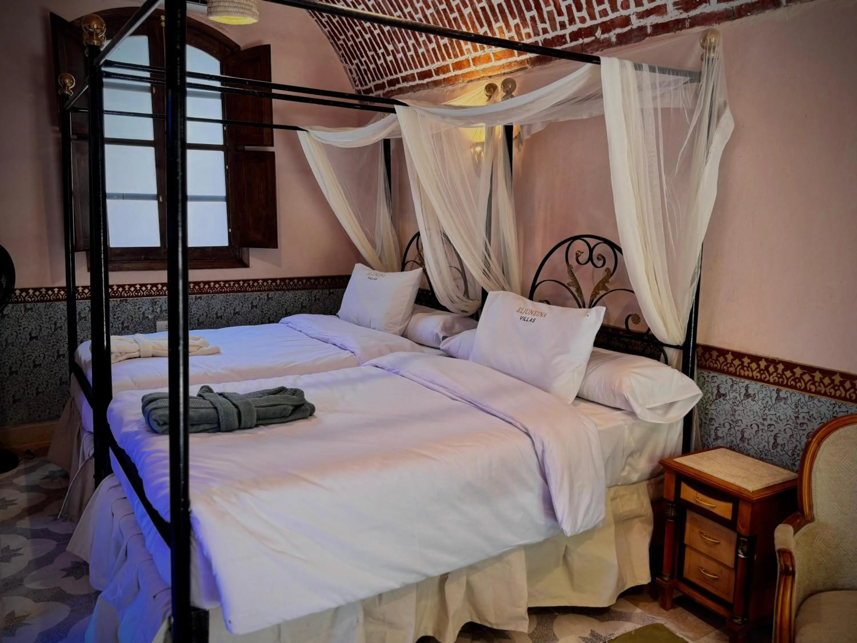 Bed in El Juneina Villas