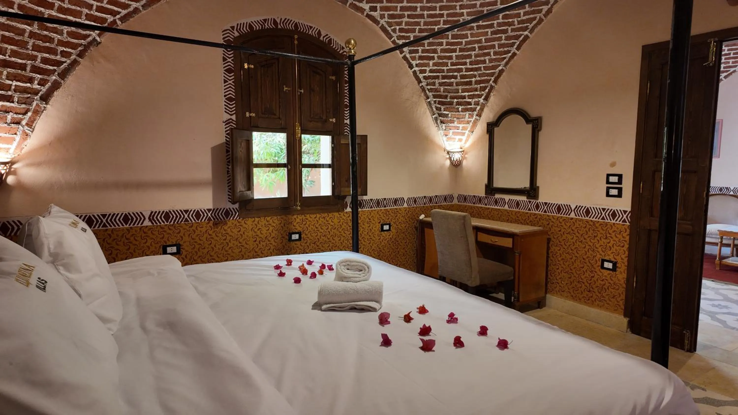 Bed in El Juneina Villas