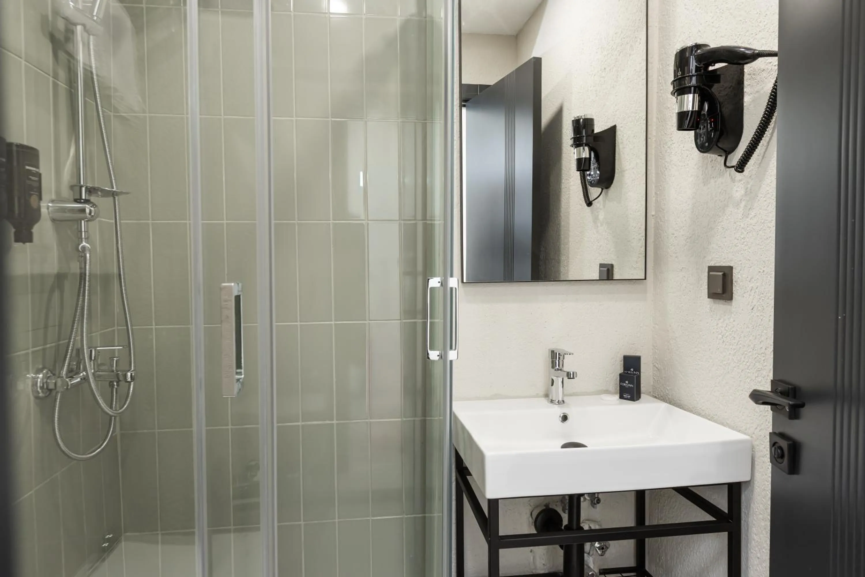 Bathroom in Fora Inn Lara