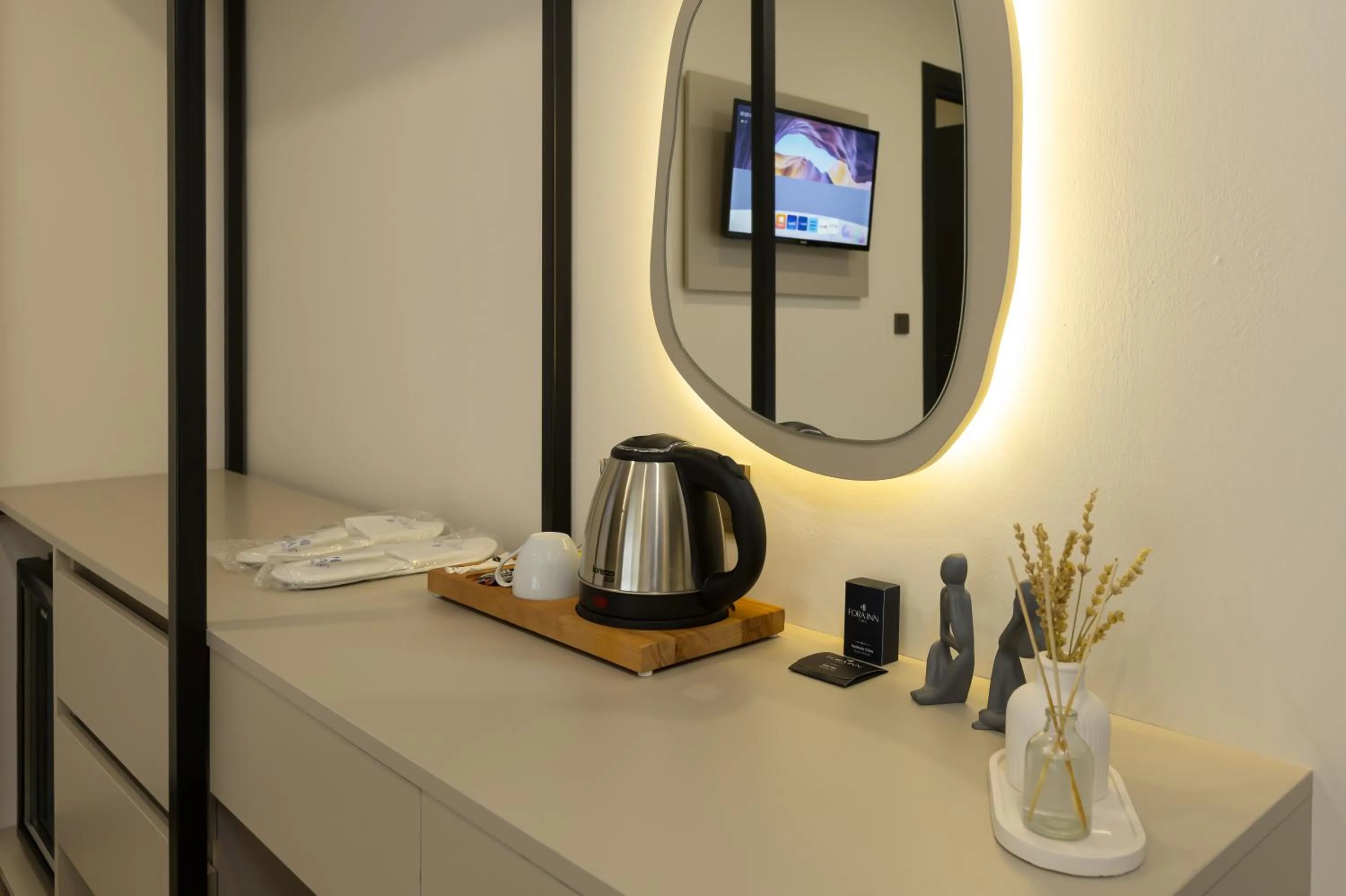 Coffee/tea facilities in Fora Inn Lara