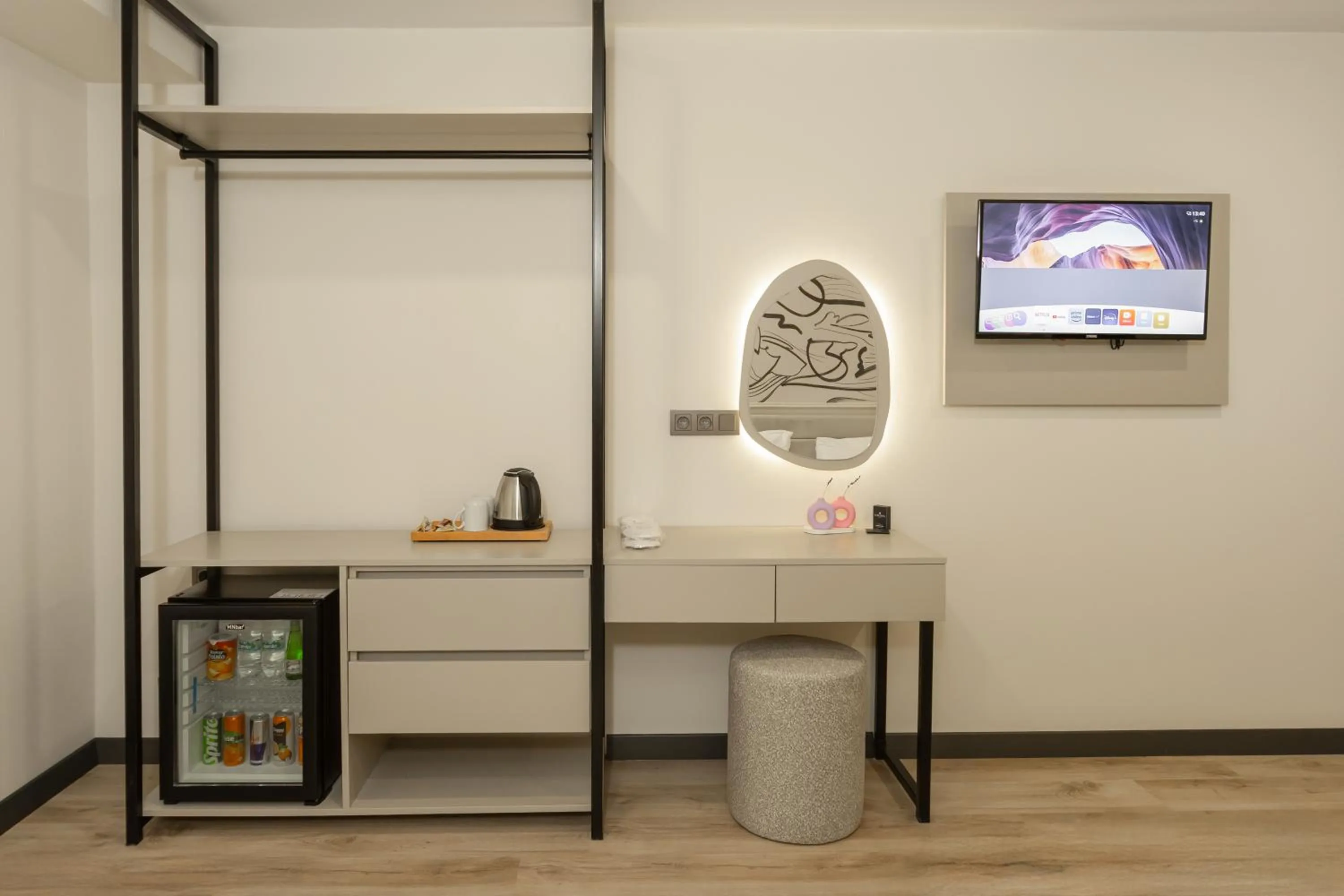 Coffee/tea facilities in Fora Inn Lara