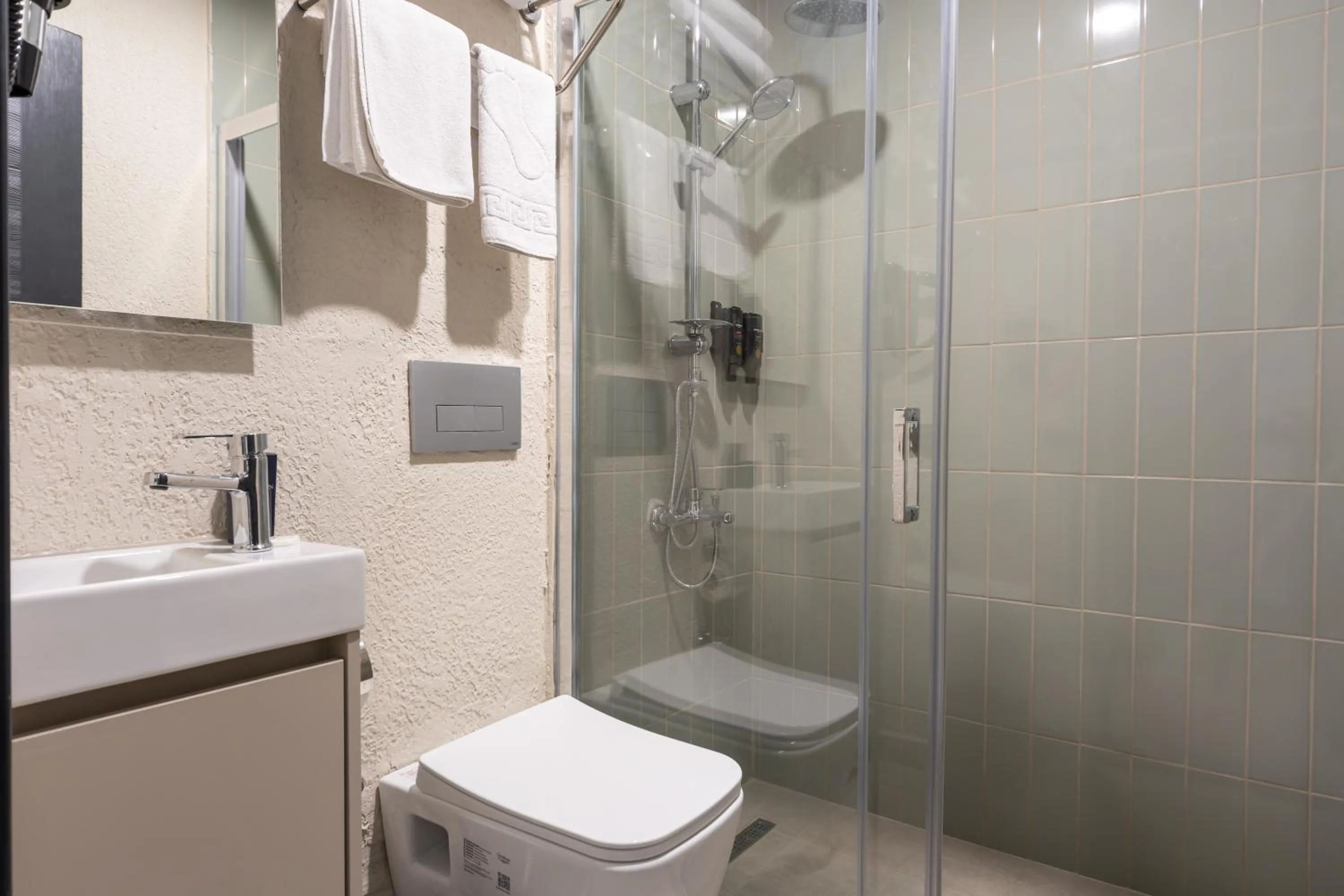 Bathroom in Fora Inn Lara