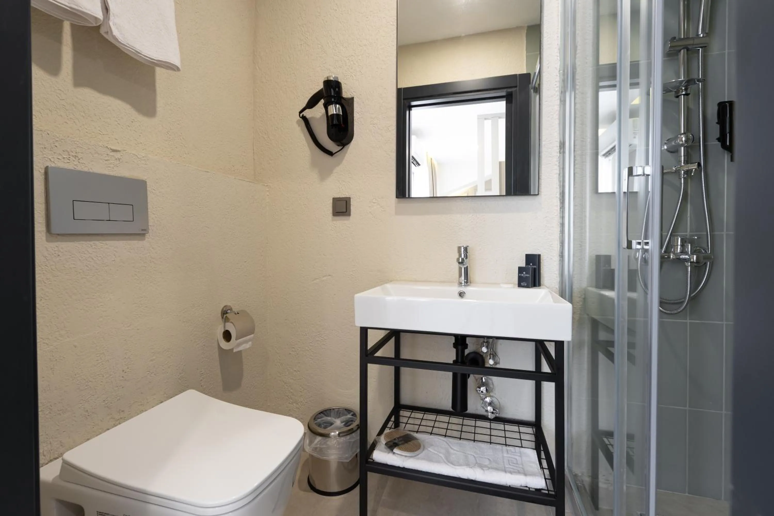 Bathroom in Fora Inn Lara