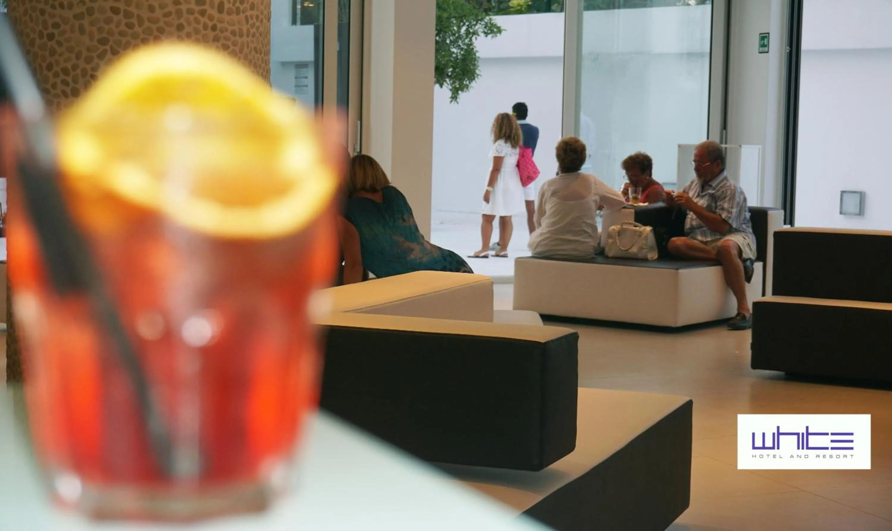 Alcoholic drinks in White Hotel