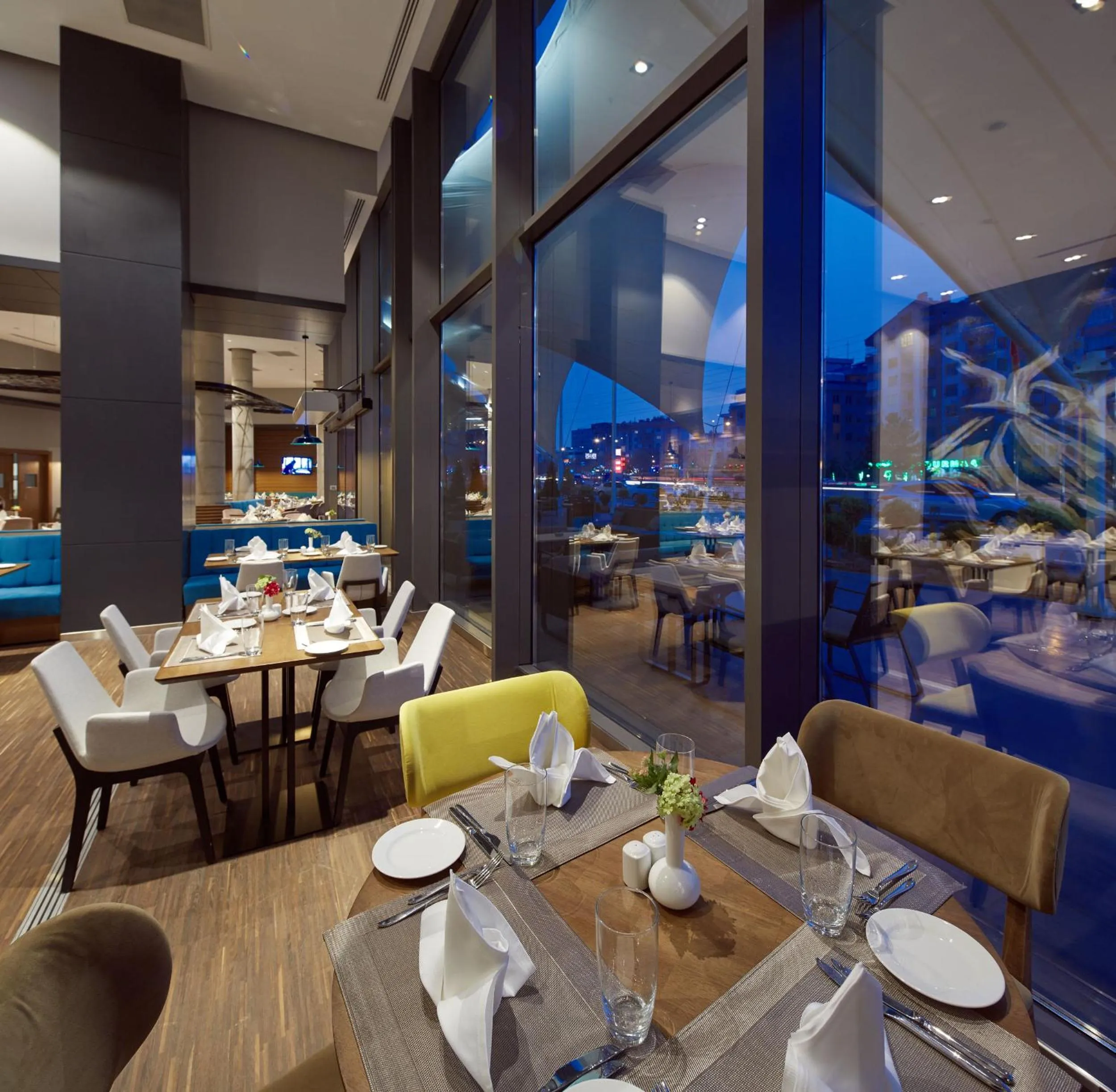Restaurant/places to eat in Novotel Konya