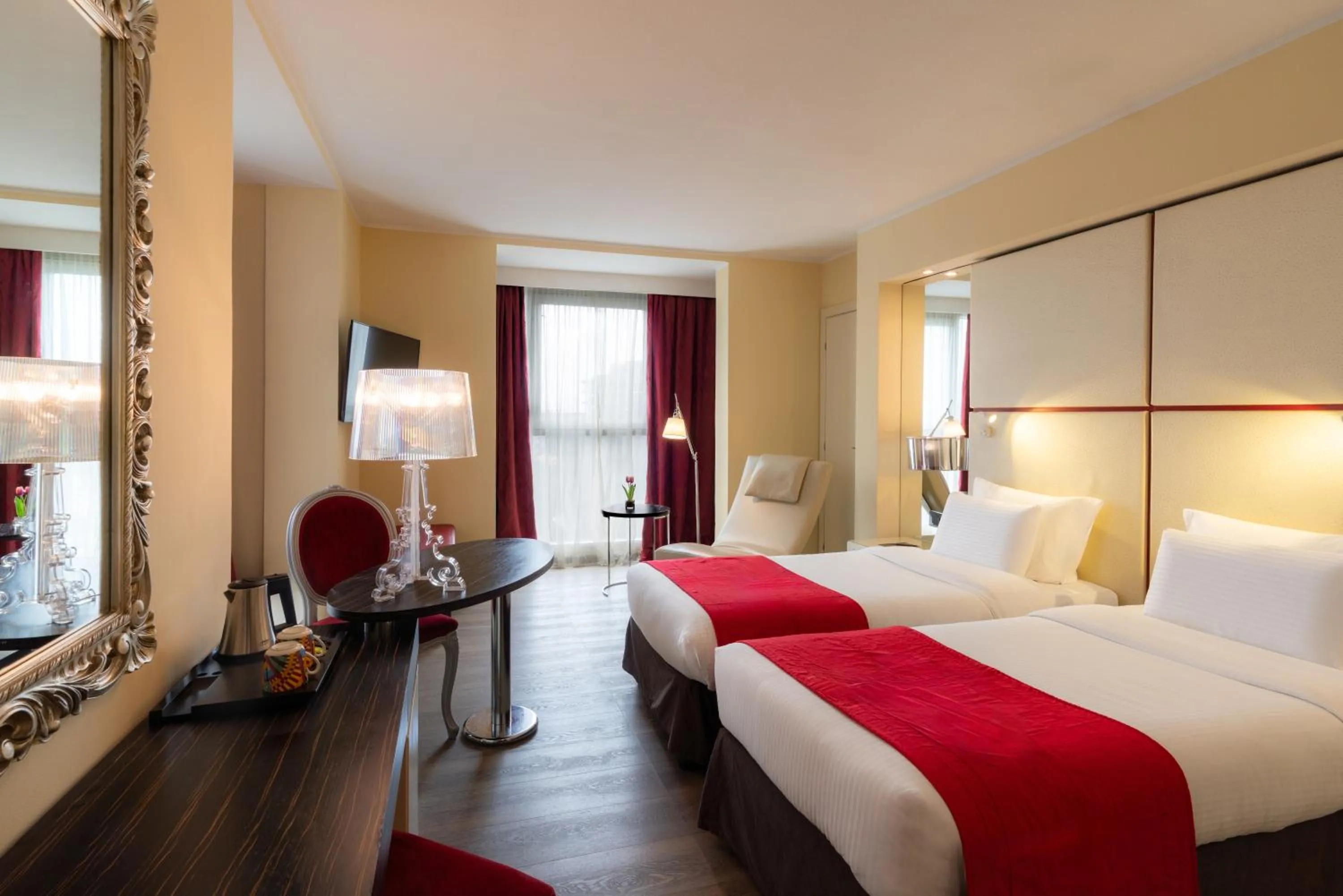 Bedroom, Bed in Pullman Kinshasa Grand Hotel