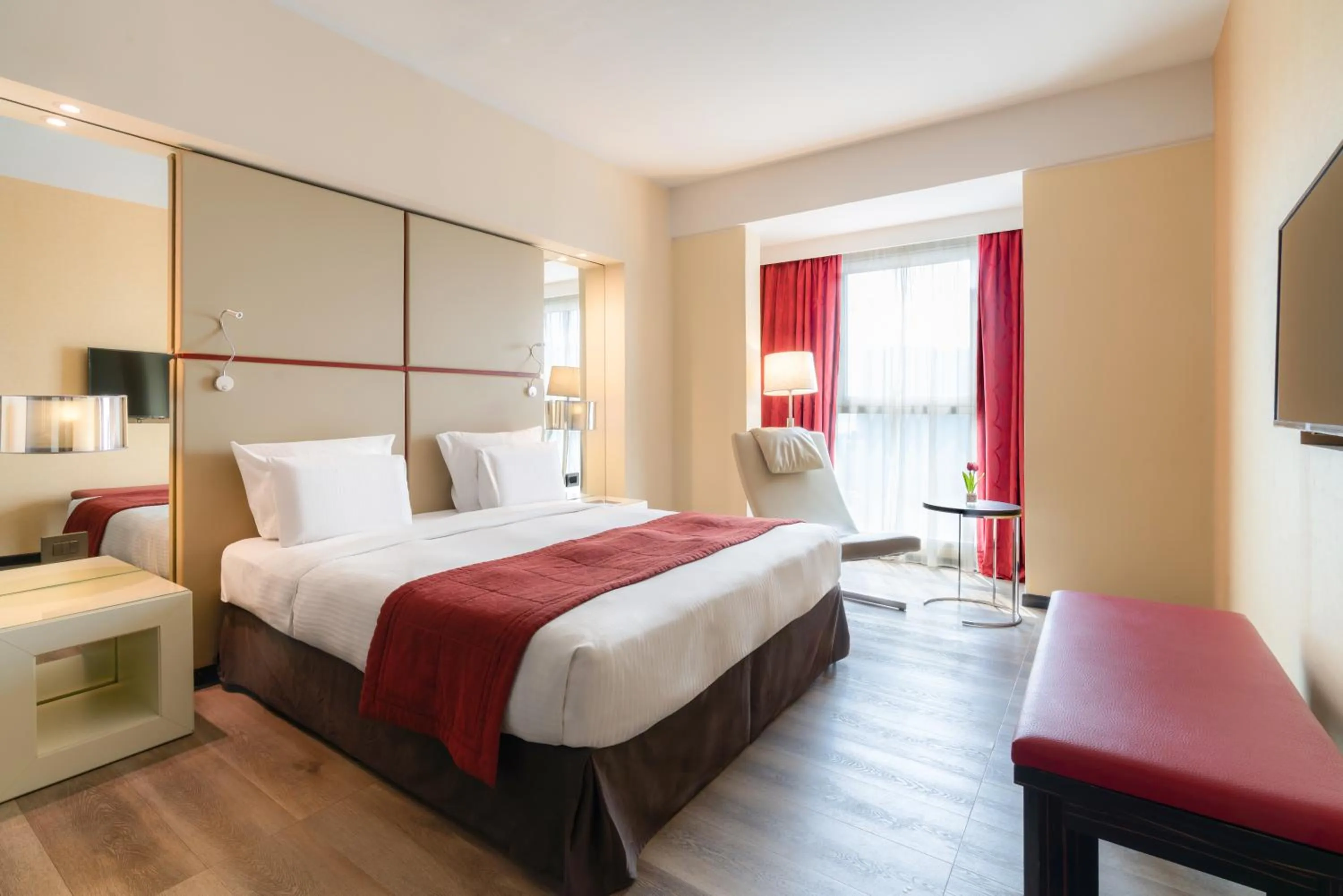 Bedroom, Bed in Pullman Kinshasa Grand Hotel