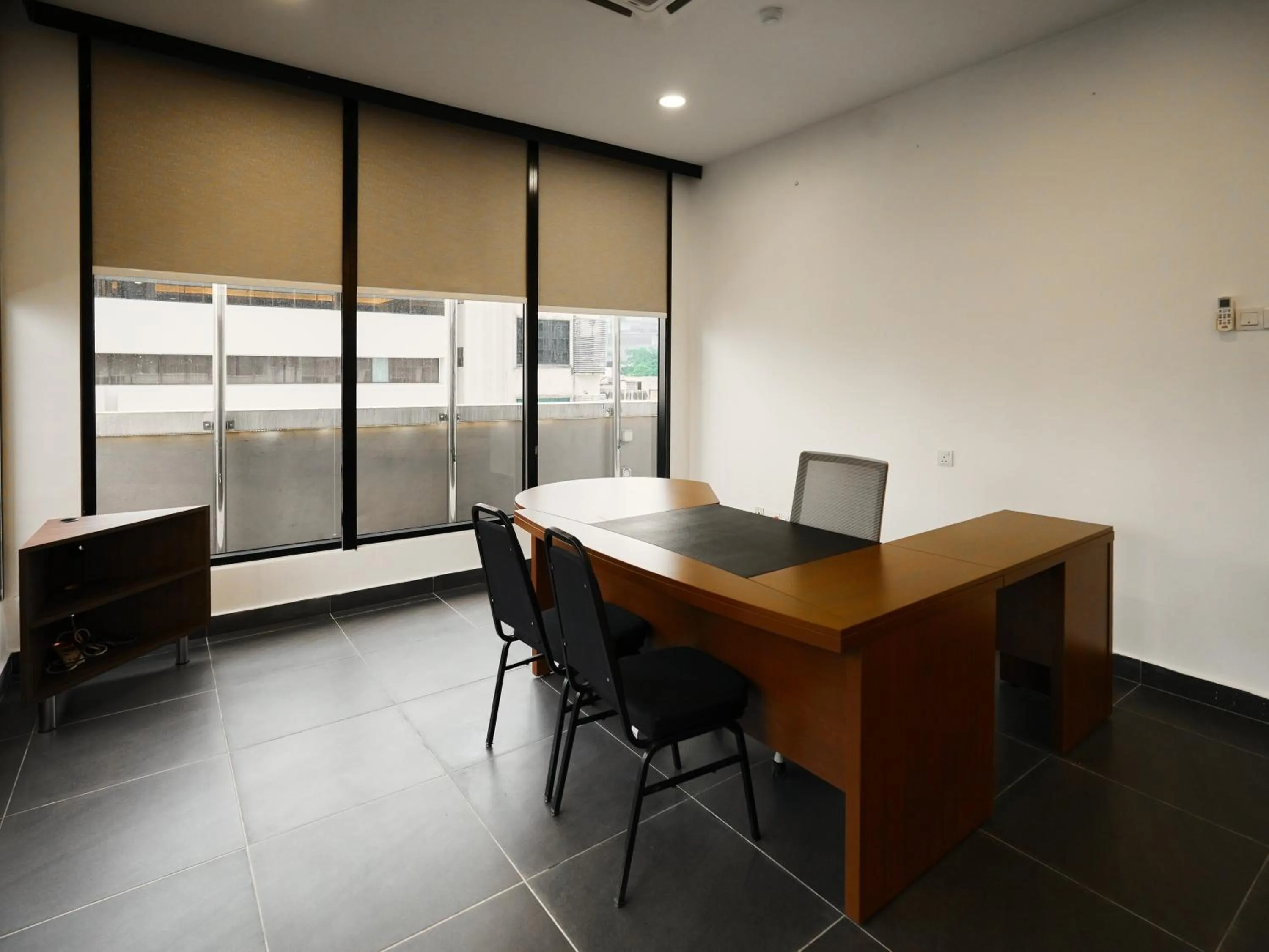 Meeting/conference room in Eco Roomy Hotel