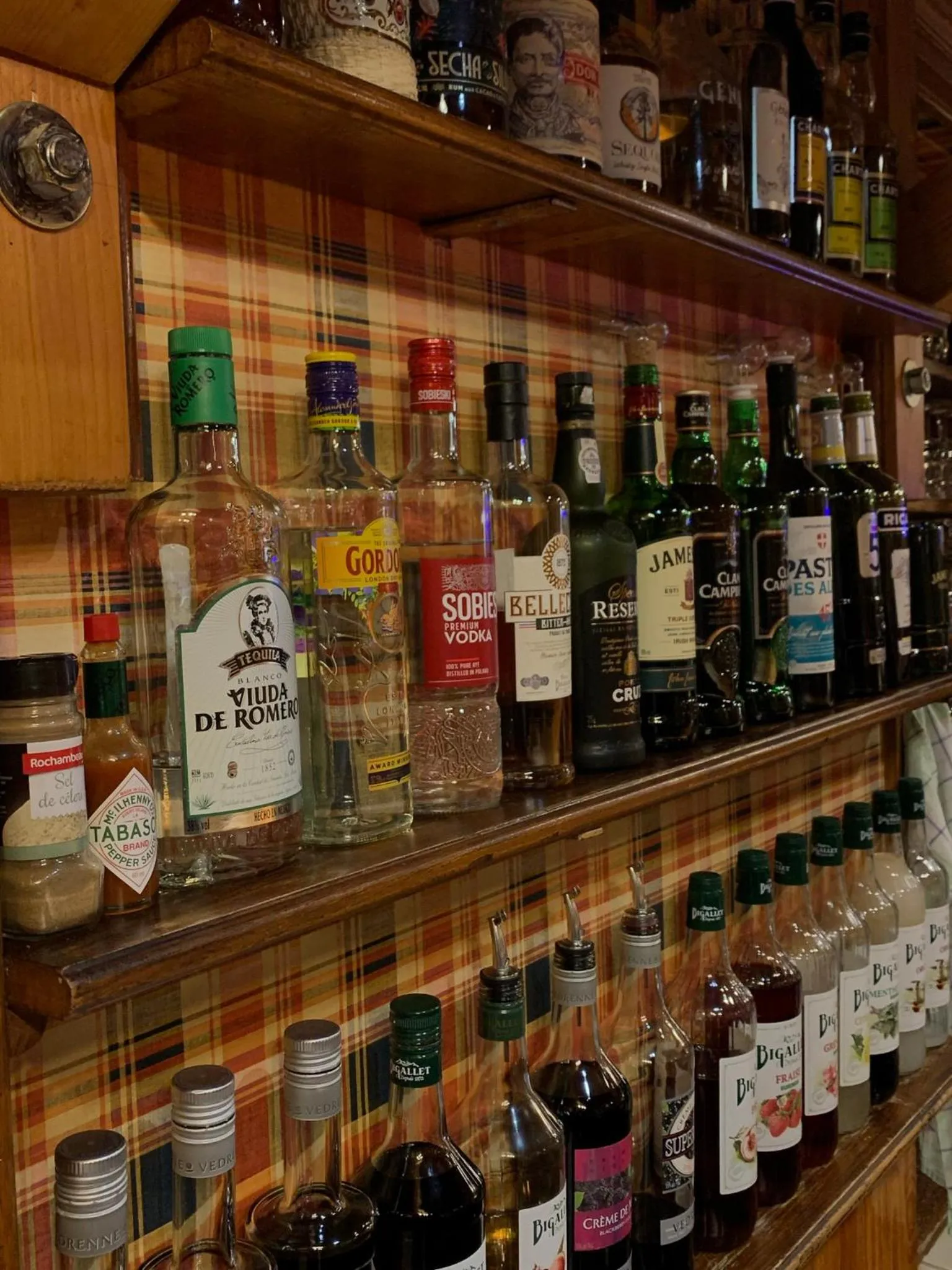 Lounge or bar in Au Sans Souci