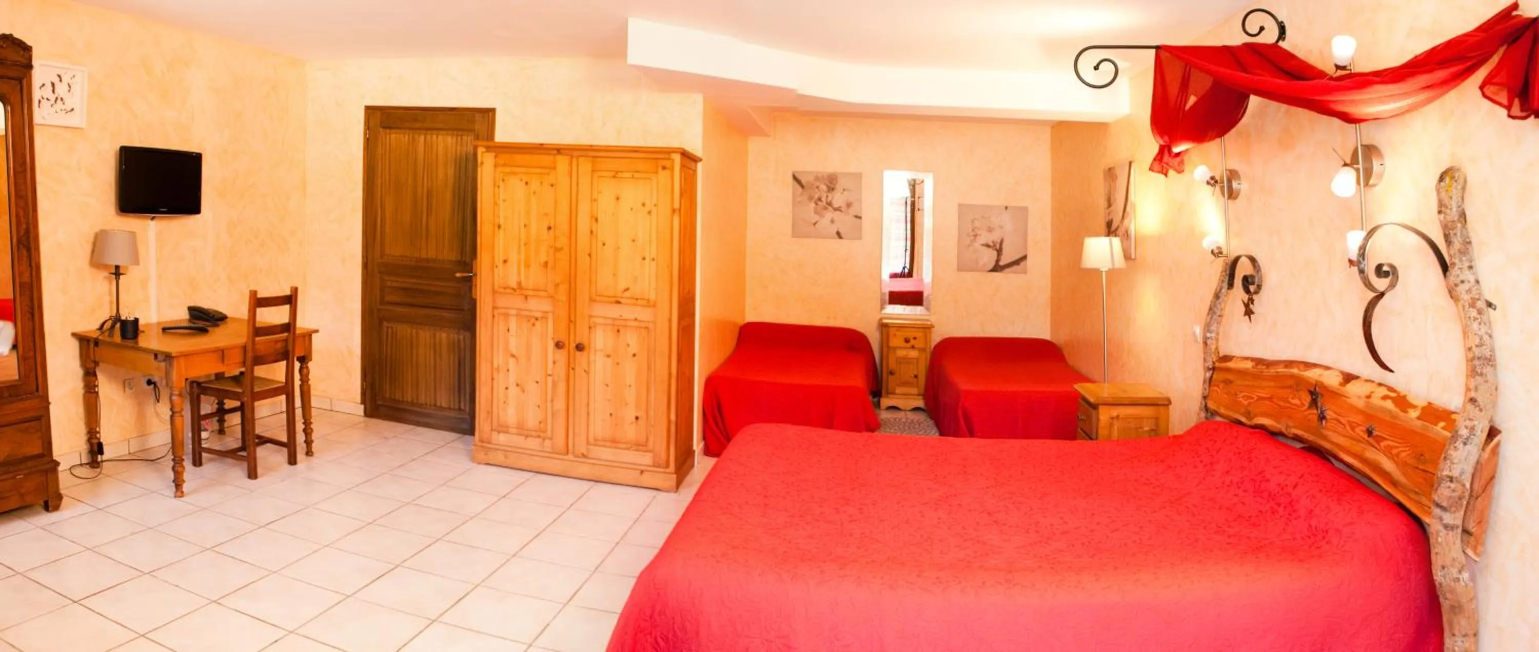 Bed in Au Sans Souci