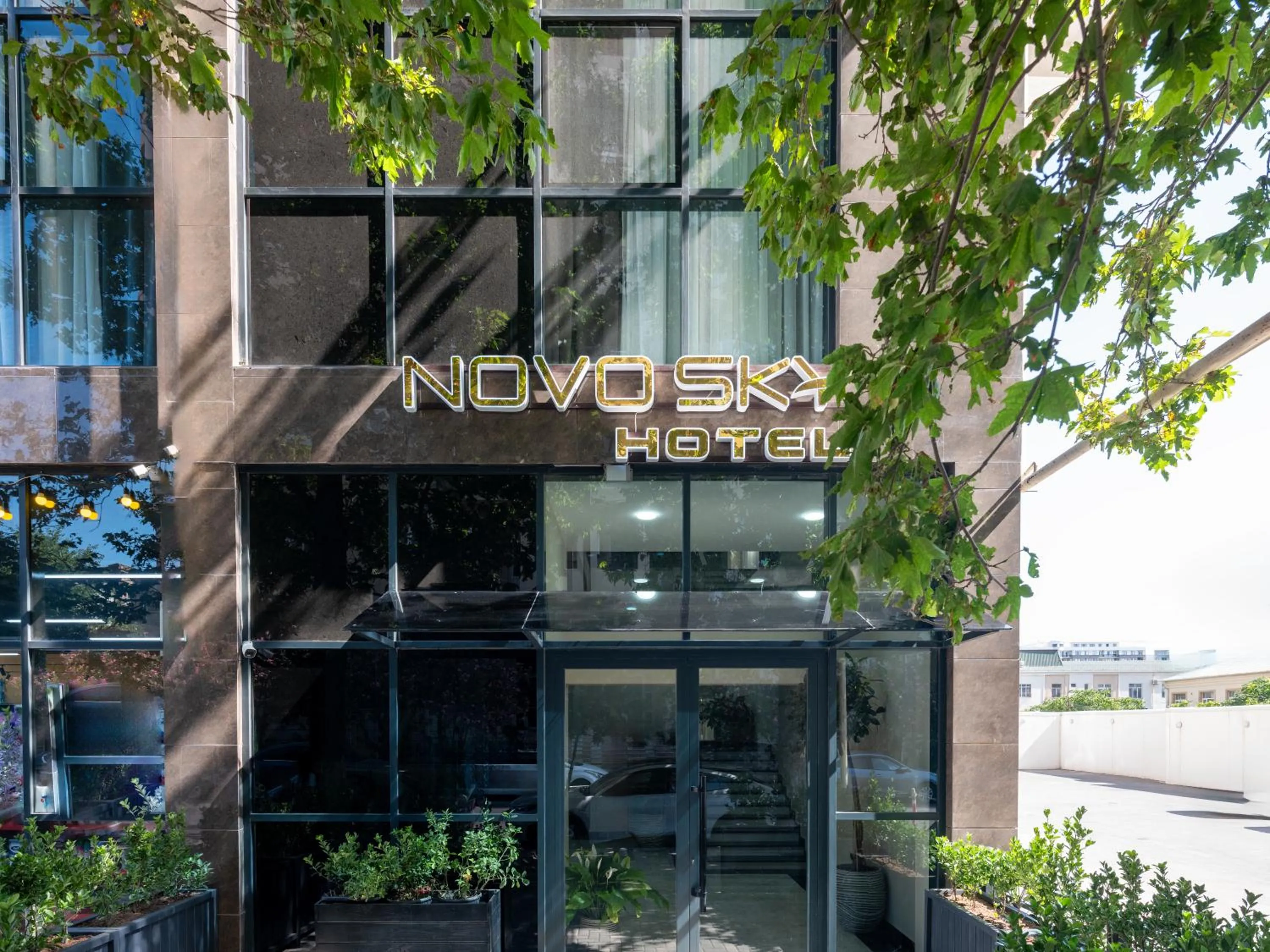 Facade/entrance in Novo Sky Hotel