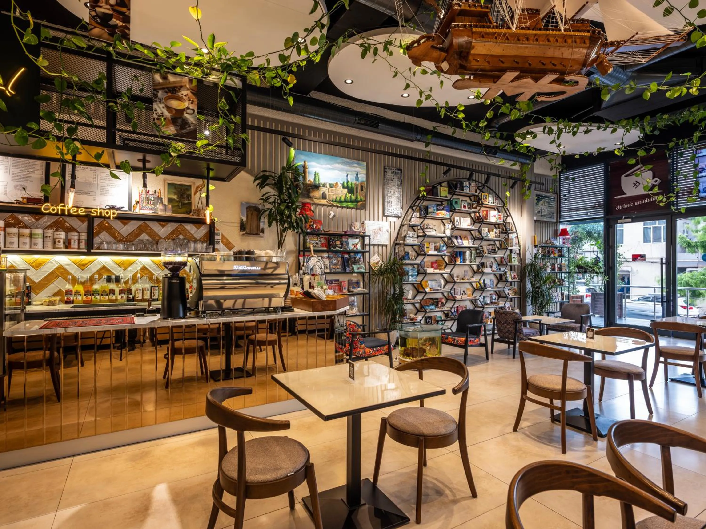 Restaurant/places to eat in Novo Sky Hotel