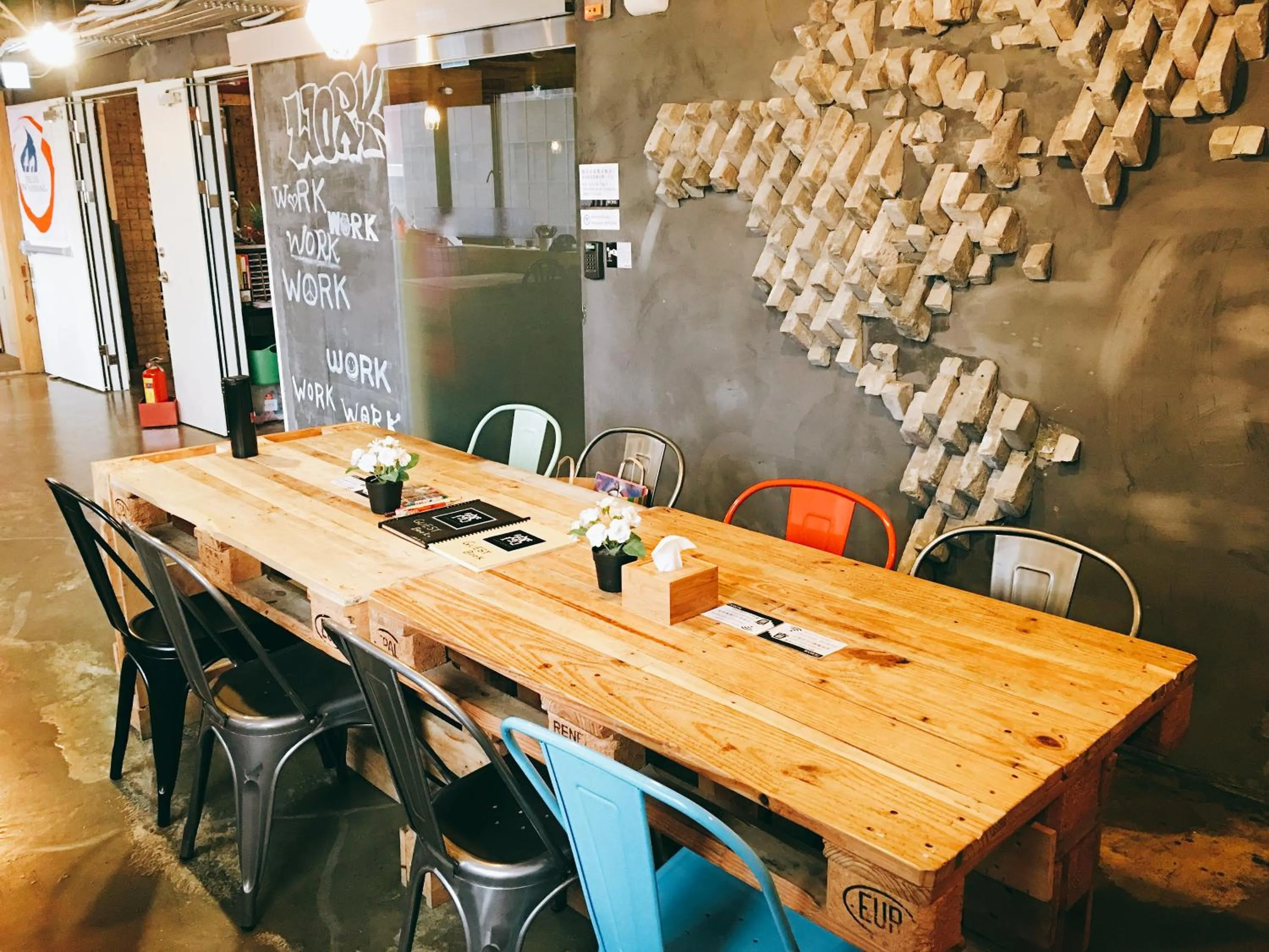 Communal lounge/ TV room in WORK INN TPE