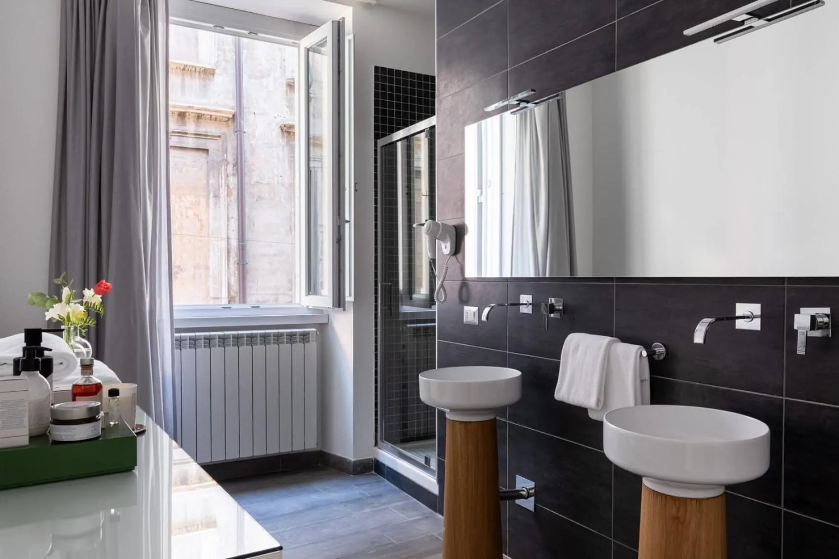 Bathroom in Now Apartments, ApartHotel in the heart of Rome