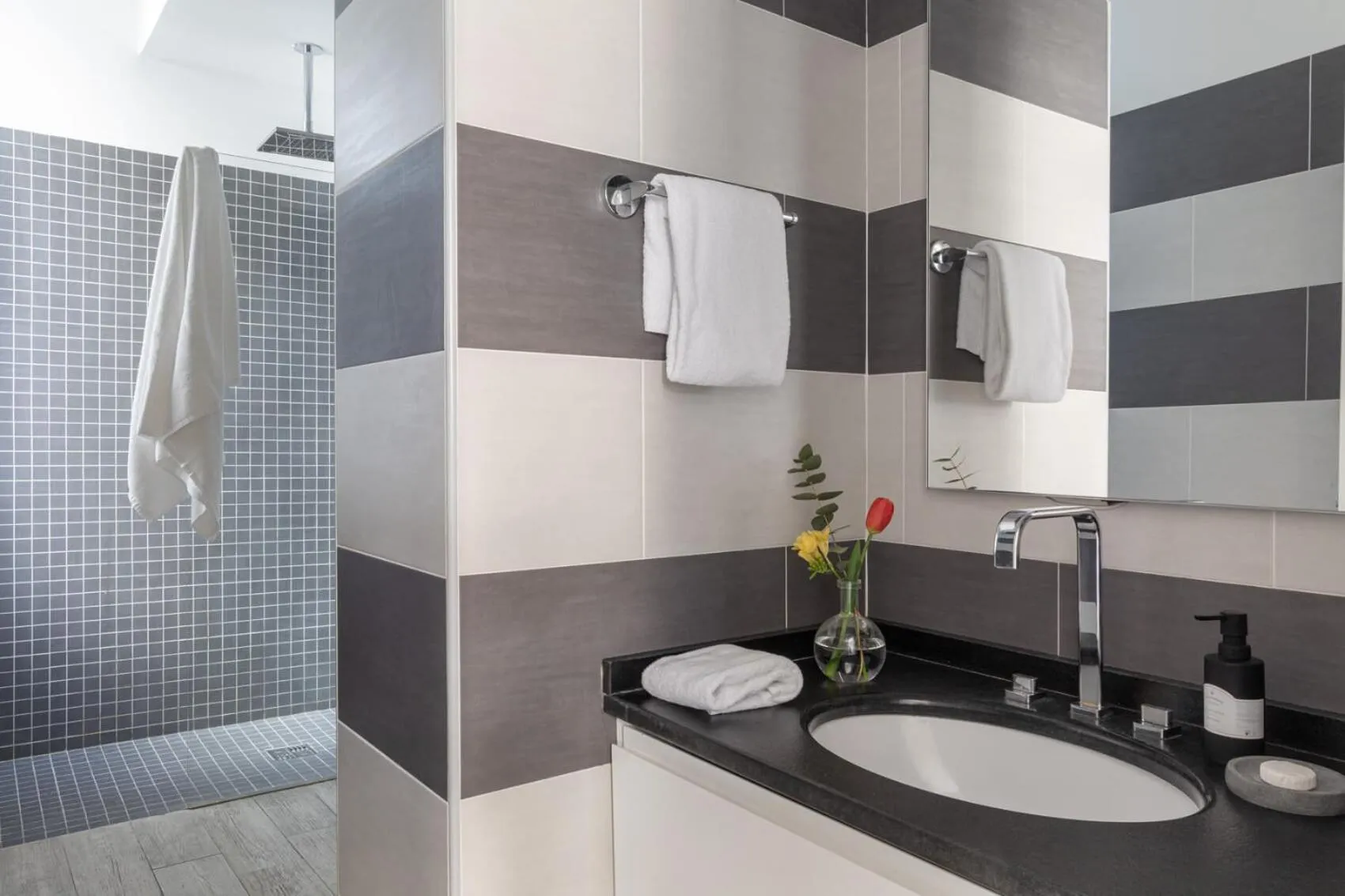 Bathroom in Now Apartments, ApartHotel in the heart of Rome